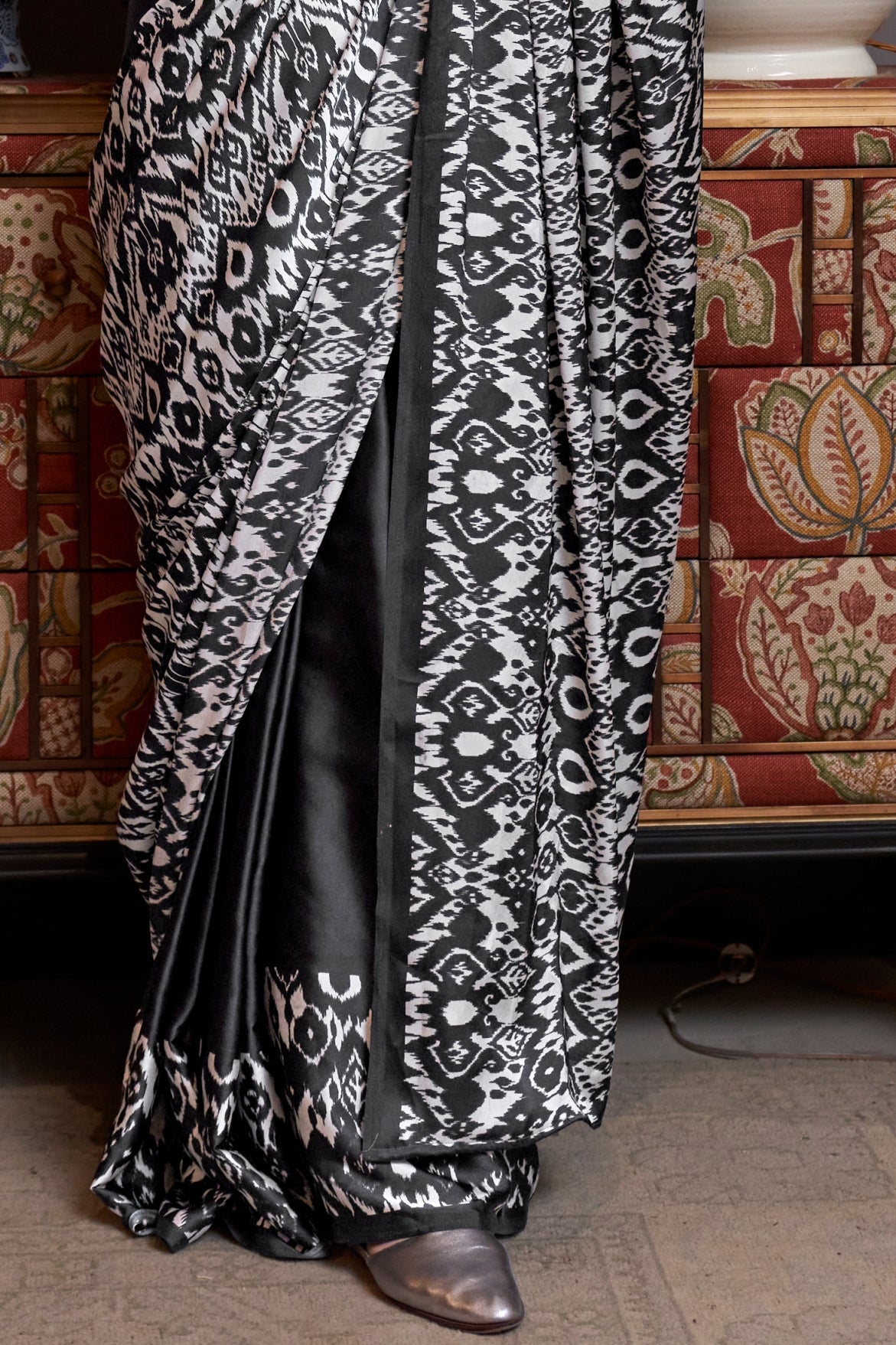 Black Satin Crepe Patola Print Saree-ZB133883_4_SareeButa.com