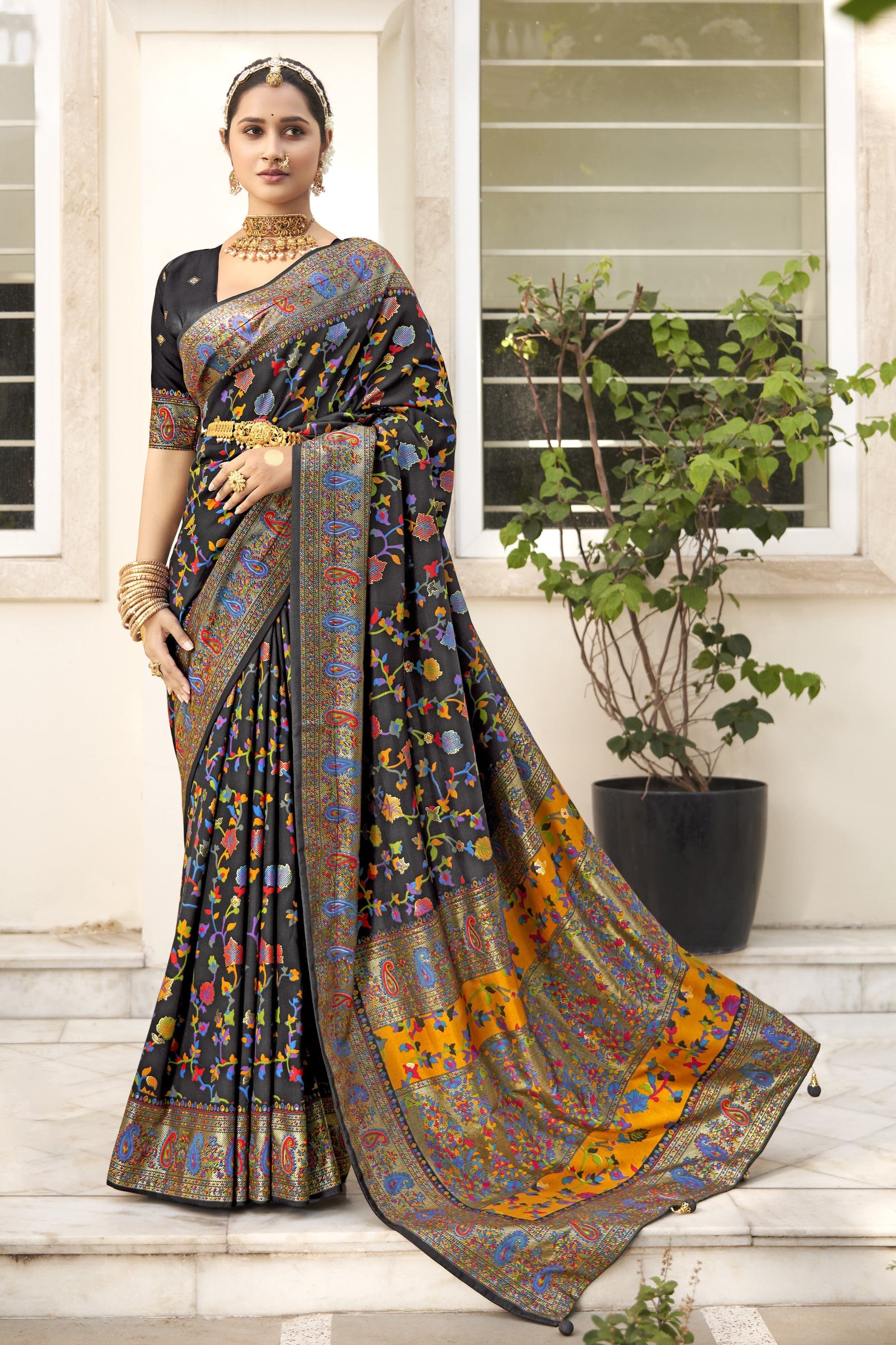 black-tussar-silk-saree-zb130478_1_SareeButa.com