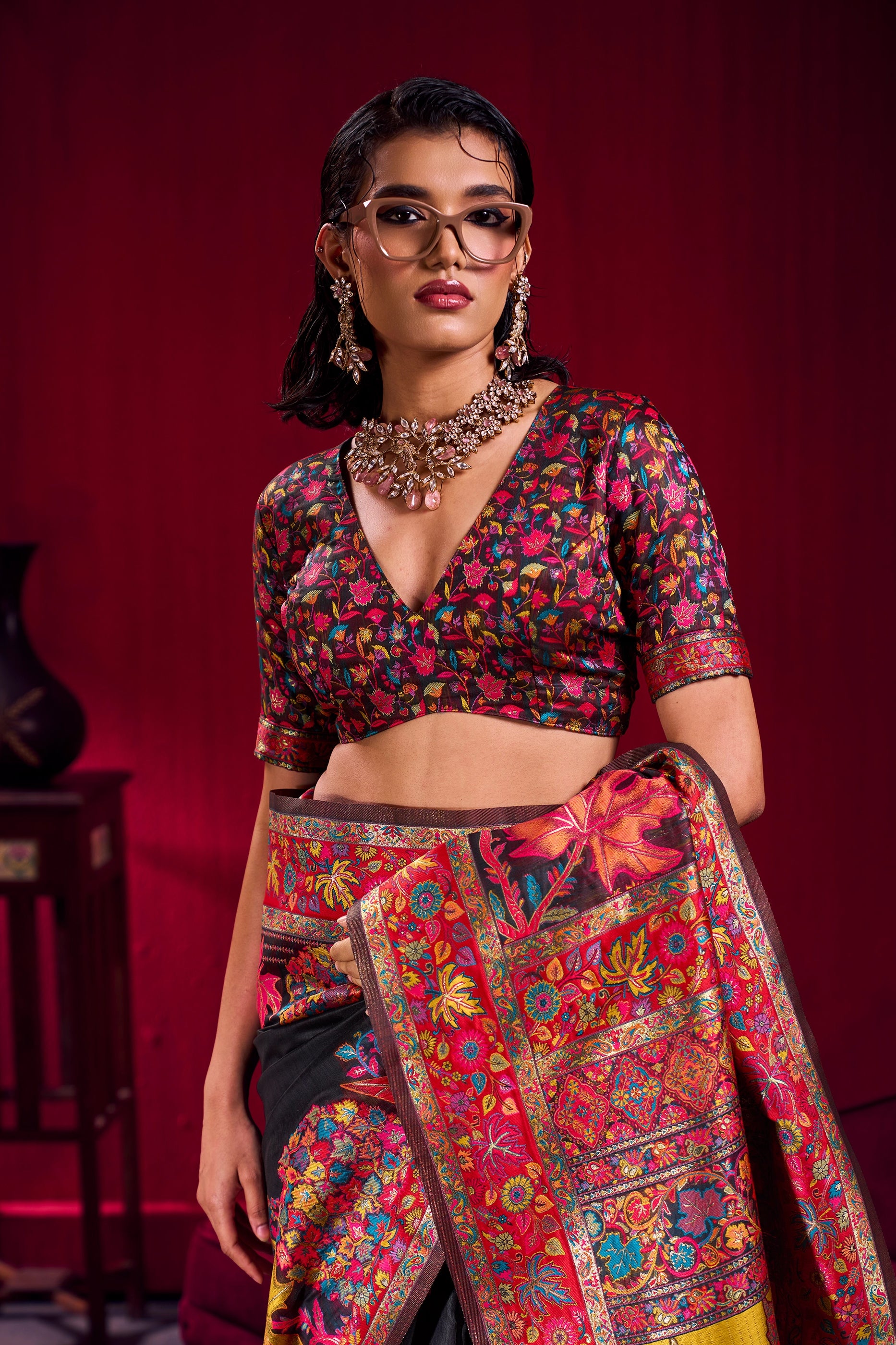 Black Woven Kashmiri Jamewar Modal Silk Saree-SAR12359_3_SareeButa.com