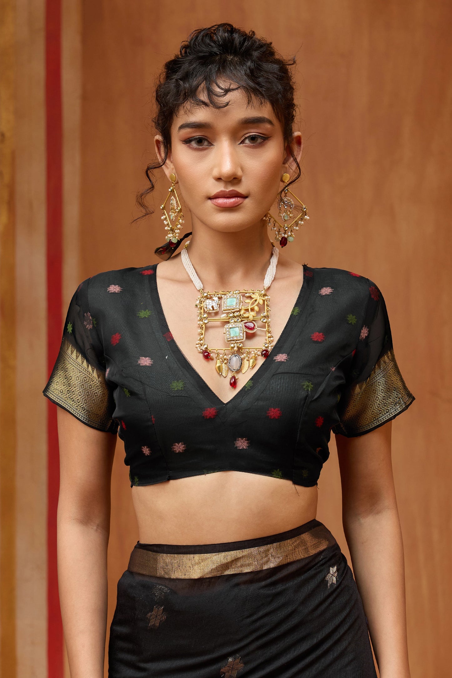 Black Woven Munga Cotton Saree-SAR11933_4_SareeButa.com