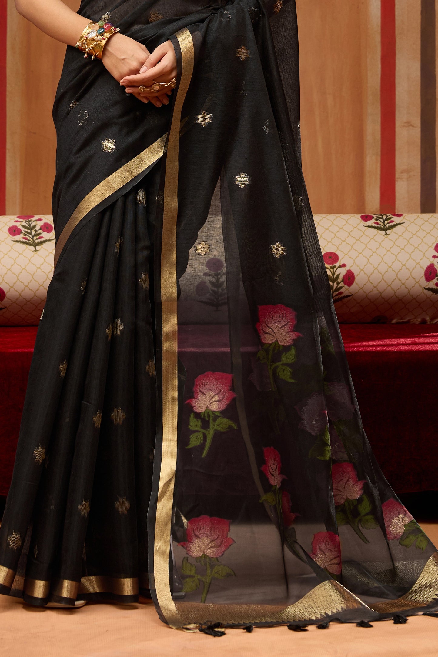 Black Woven Munga Cotton Saree-SAR11933_5_SareeButa.com
