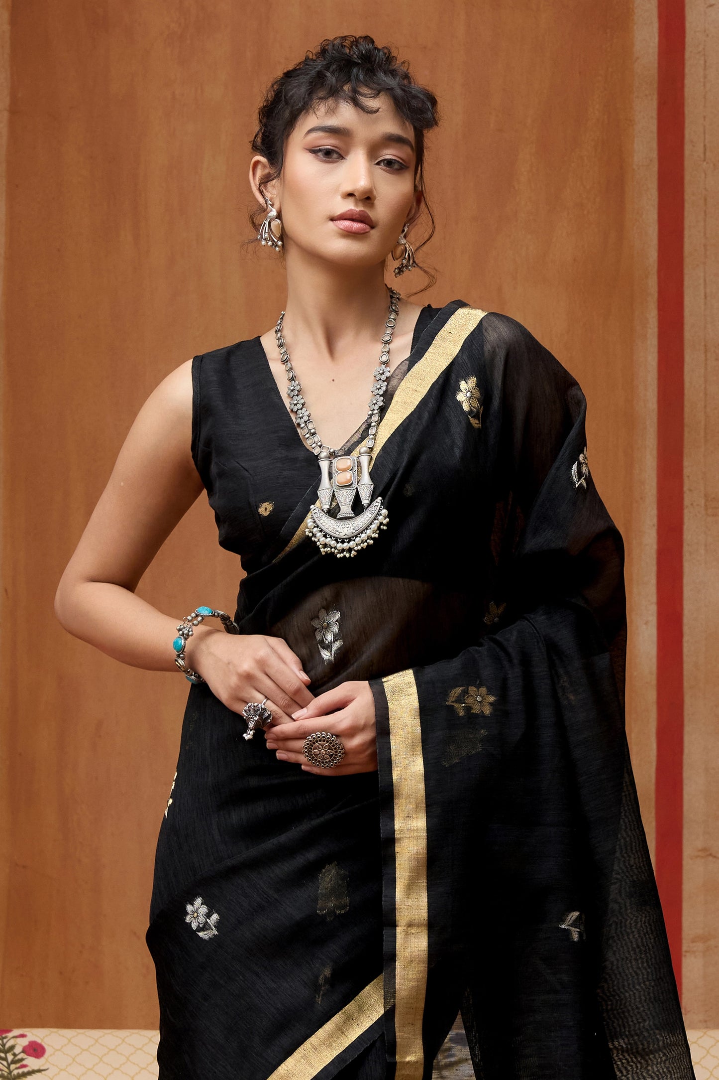 Black Woven Munga Organza Silk Saree-SAR11946_2_SareeButa.com