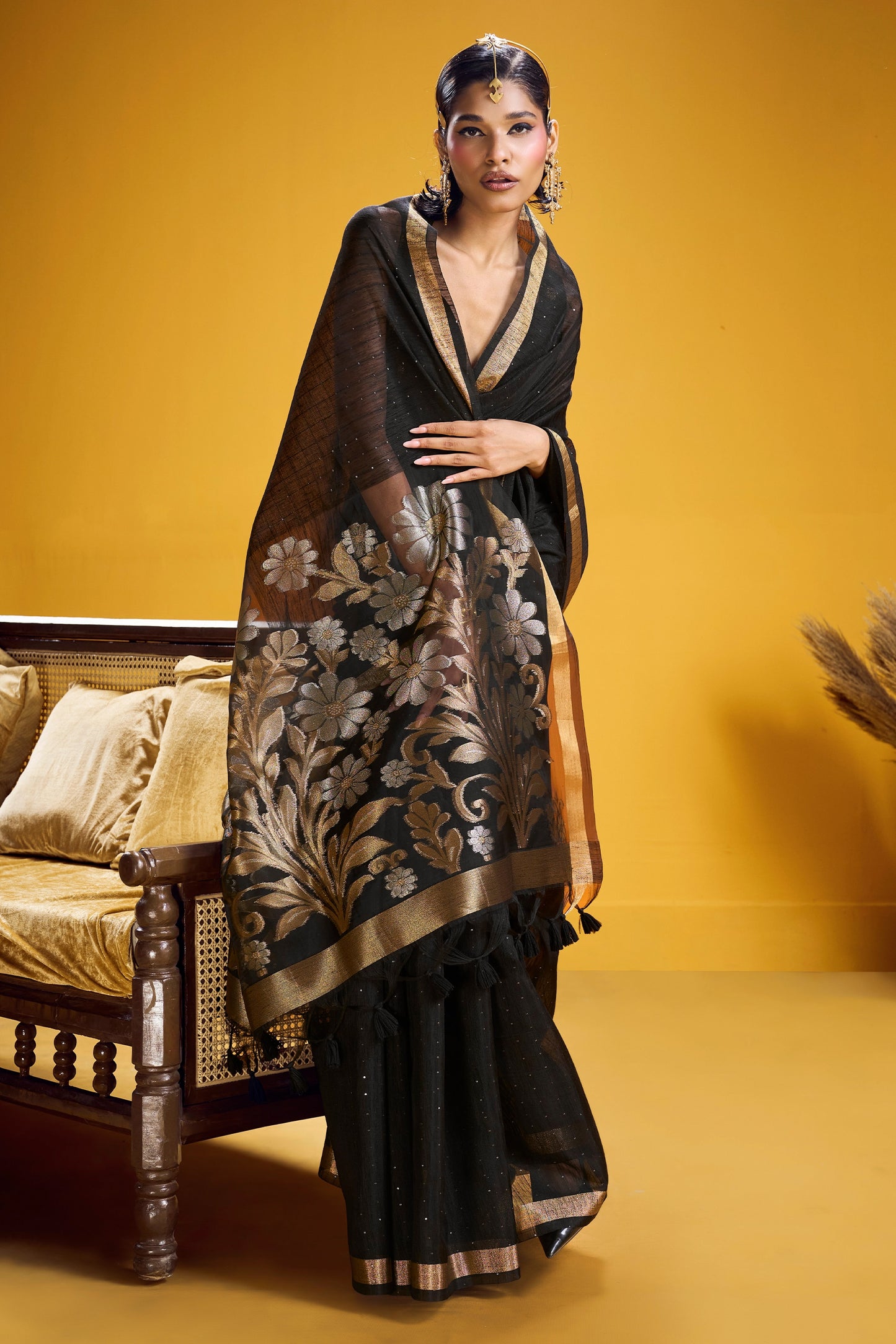 Black Woven Munga Silk Saree-SAR12340_3_SareeButa.com