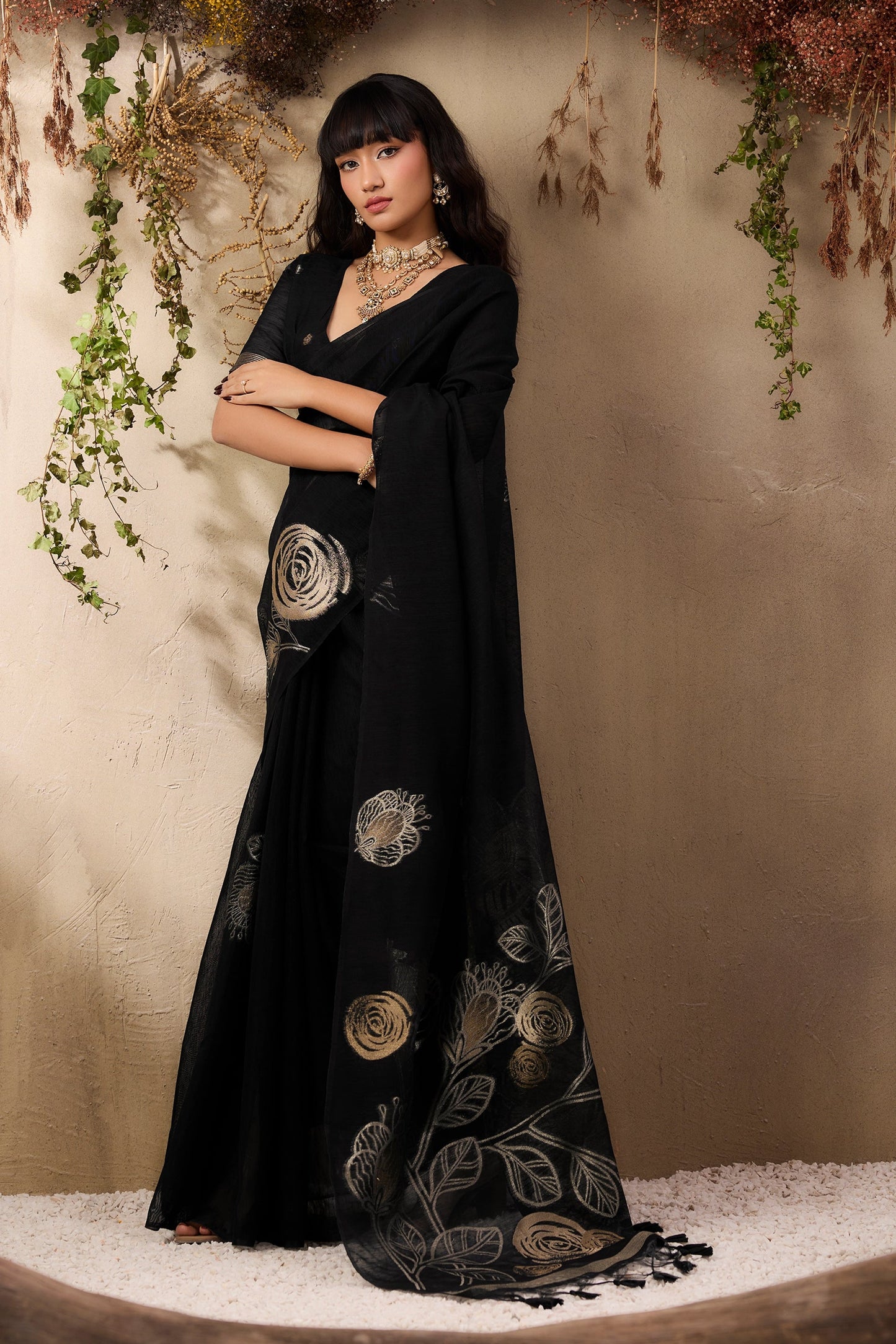 Black Woven Silk Saree-SAR11224_3_SareeButa.com