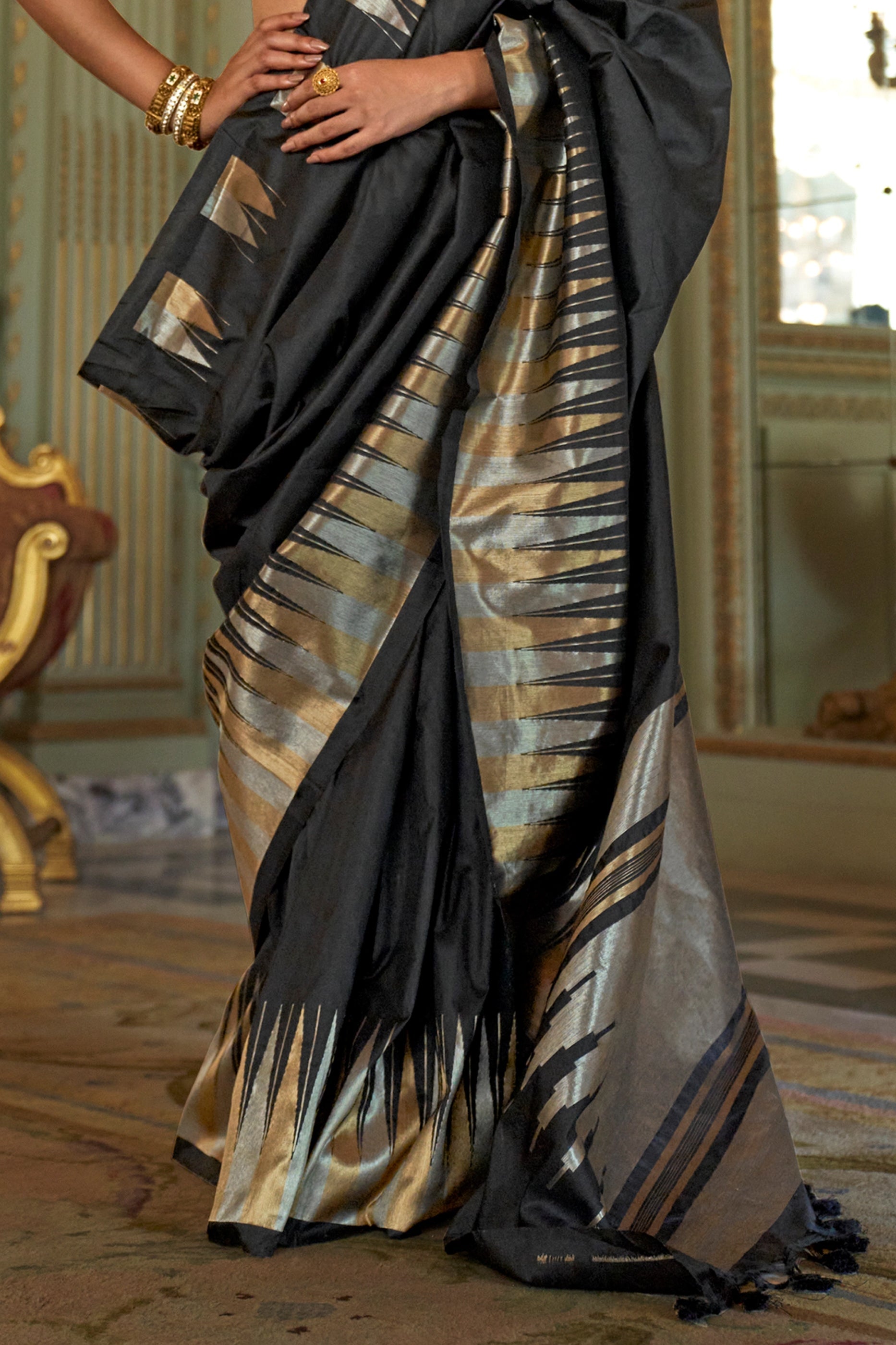 Black Woven Silk Saree-SAR11334_4_SareeButa.com