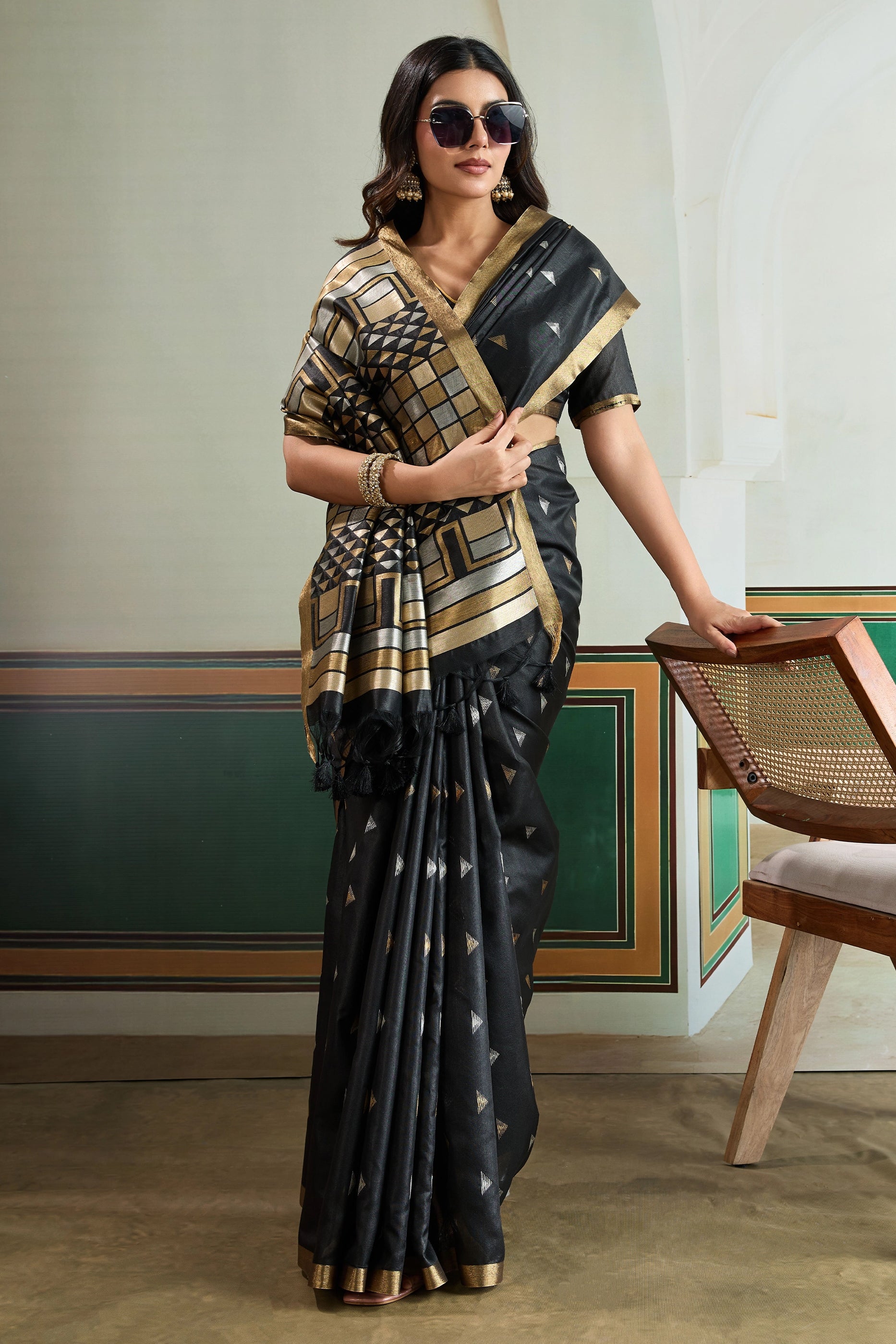 Black Woven Silk Saree-SAR12407_2_SareeButa.com