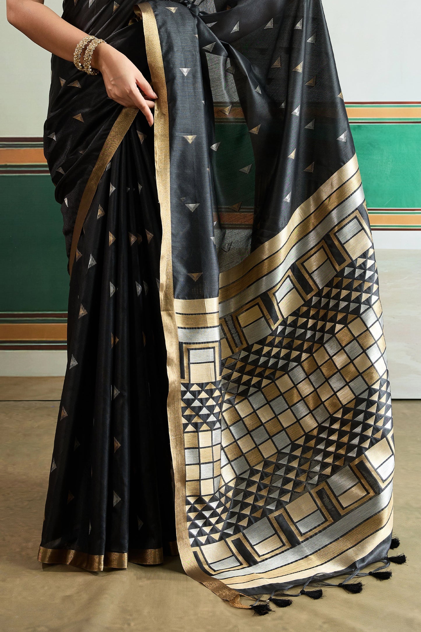 Black Woven Silk Saree-SAR12407_5_SareeButa.com