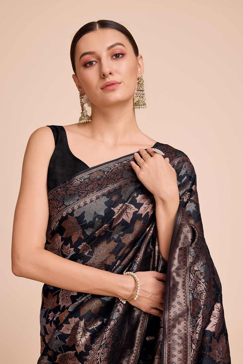 black-woven-silk-saree-zb131440_3_SareeButa.com