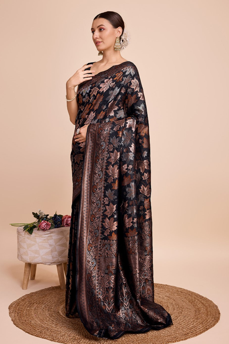 black-woven-silk-saree-zb131440_4_SareeButa.com