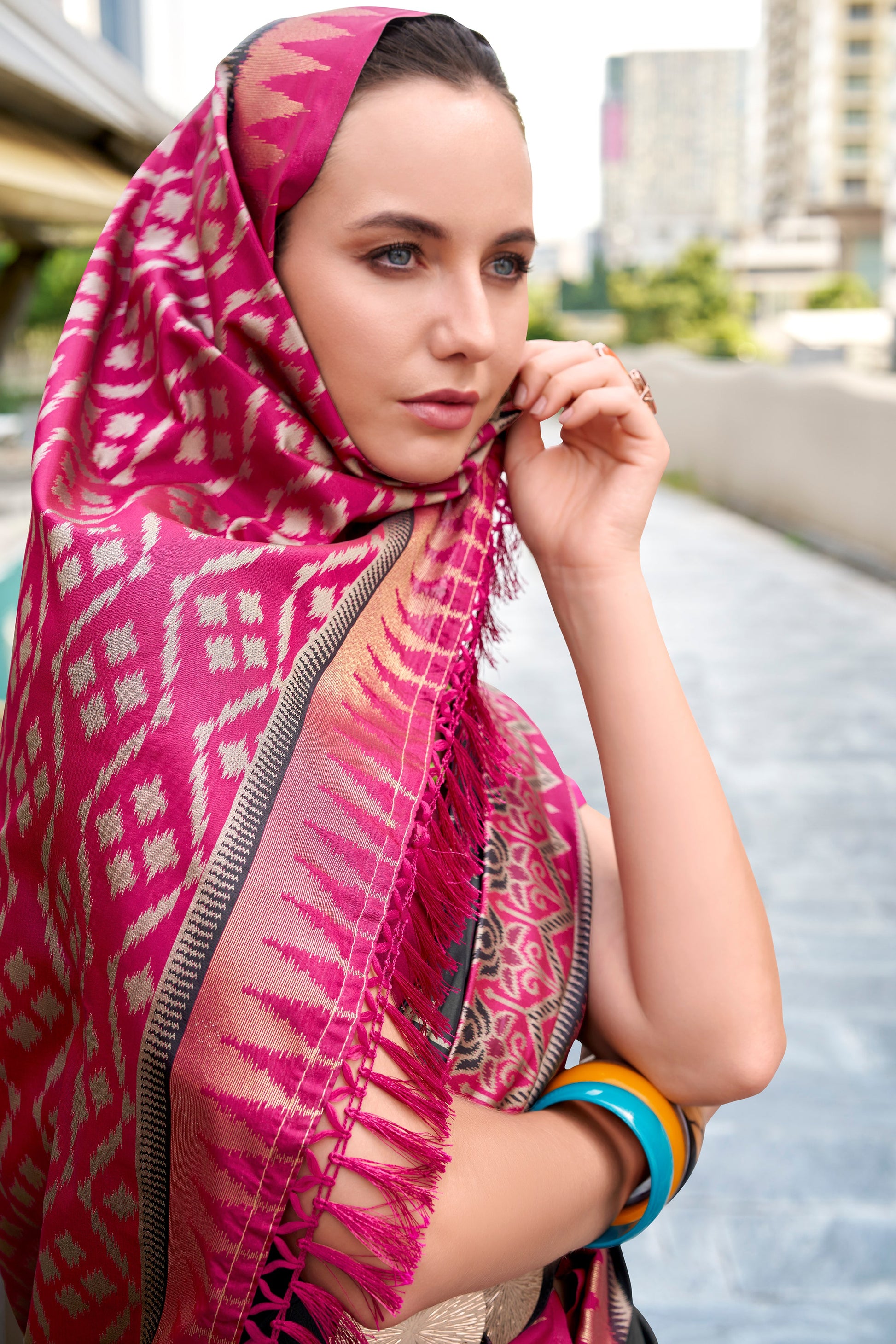 Black Woven Silk Saree-ZB134693_4_SareeButa.com