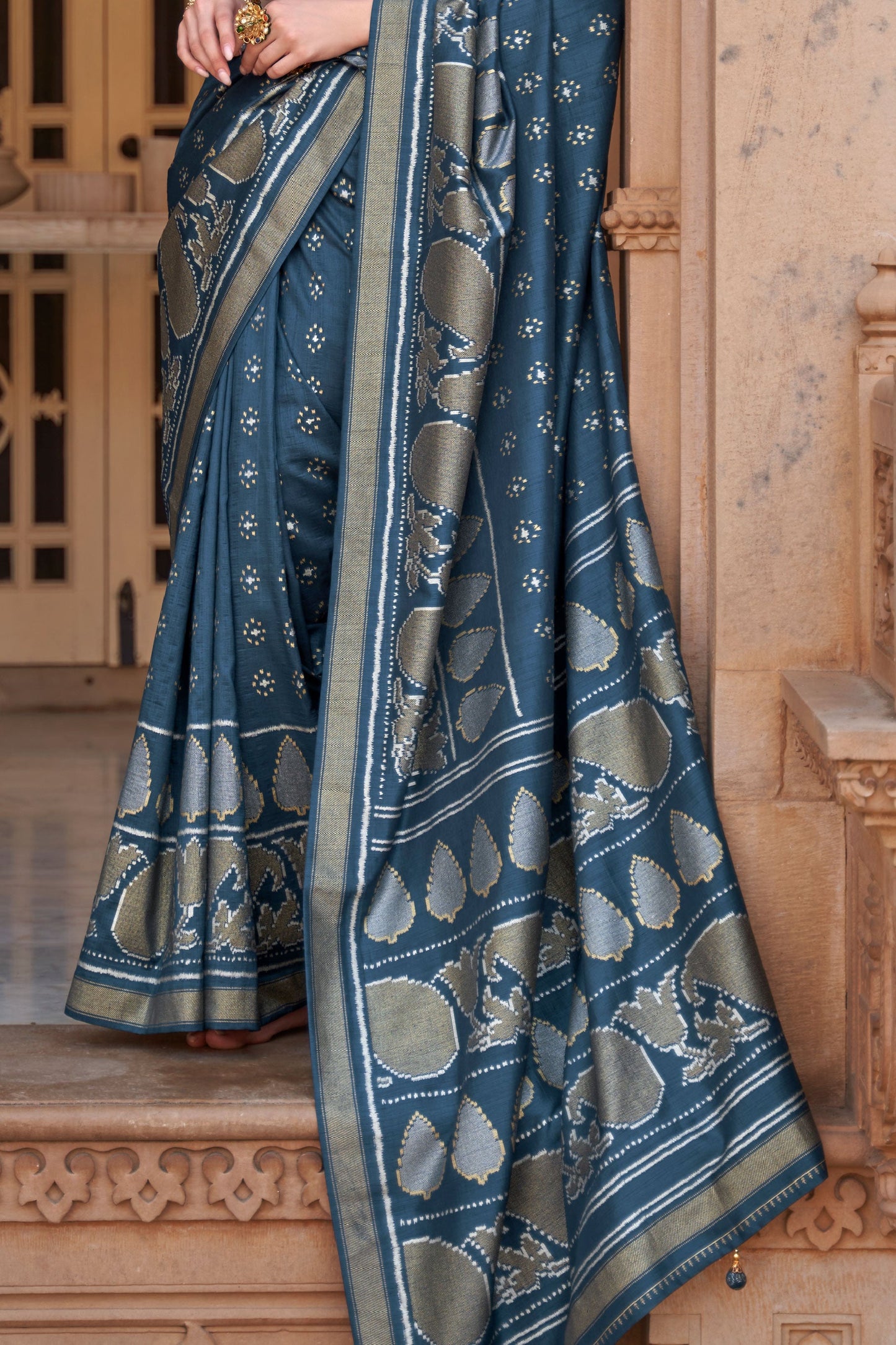 blue-banarasi-silk-saree-zb130837_3_SareeButa.com