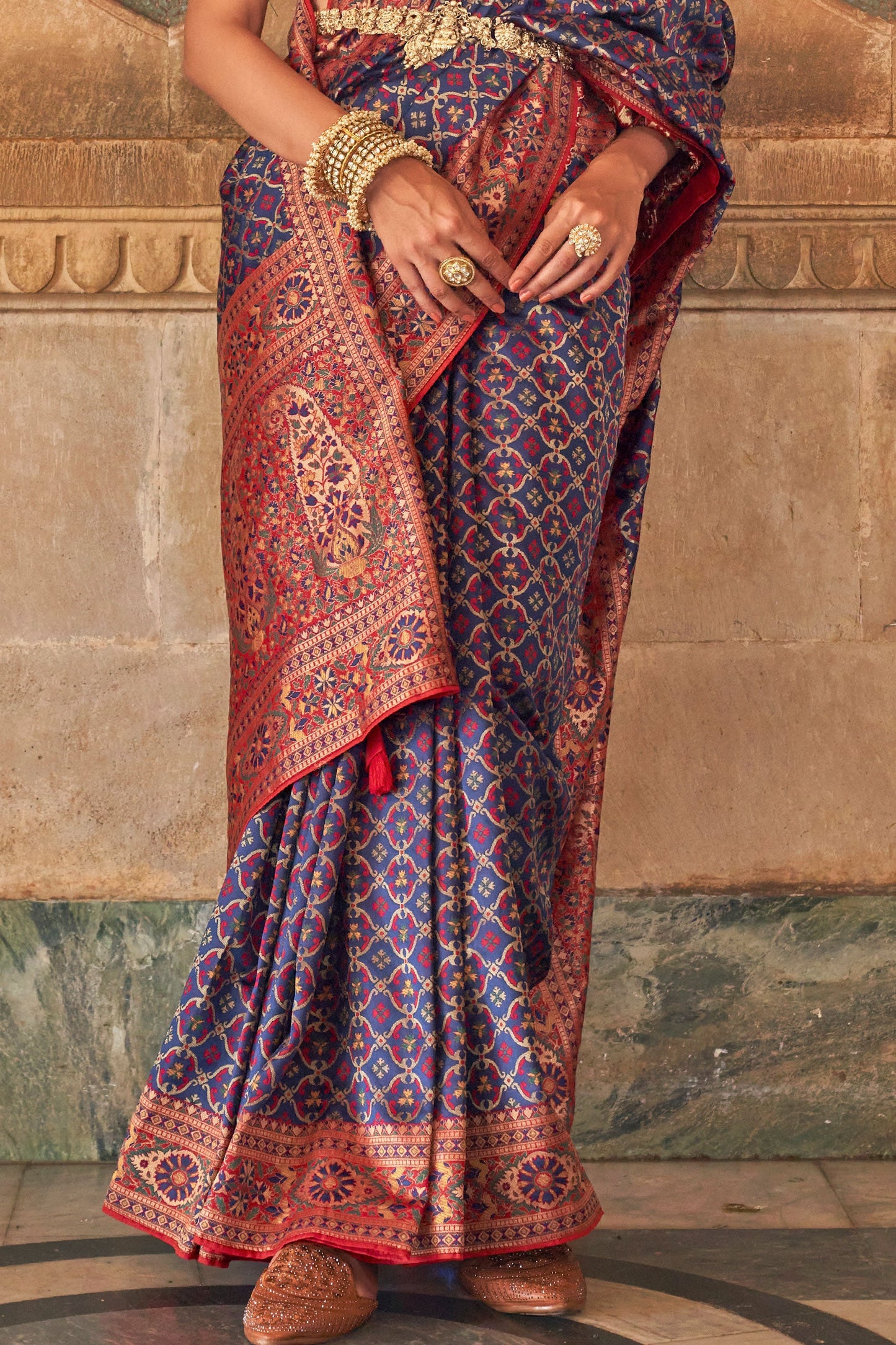 blue-banarasi-silk-saree-zb131002_3_SareeButa.com