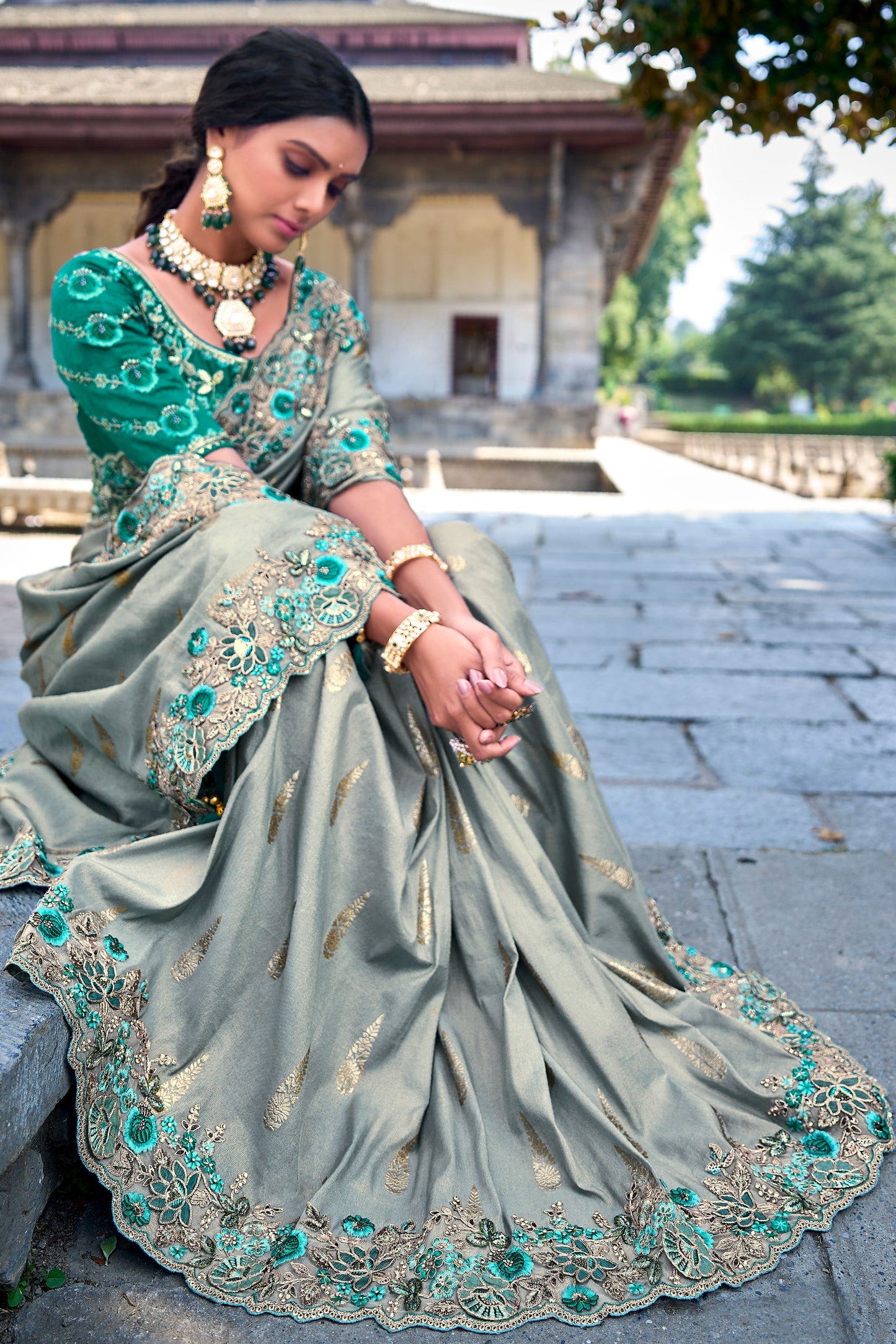 grey-embroidered-banarasi-saree-zb131846_3_SareeButa.com