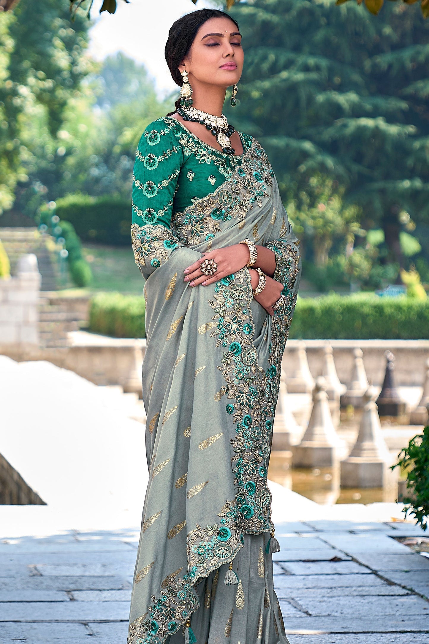 grey-embroidered-banarasi-saree-zb131846_4_SareeButa.com