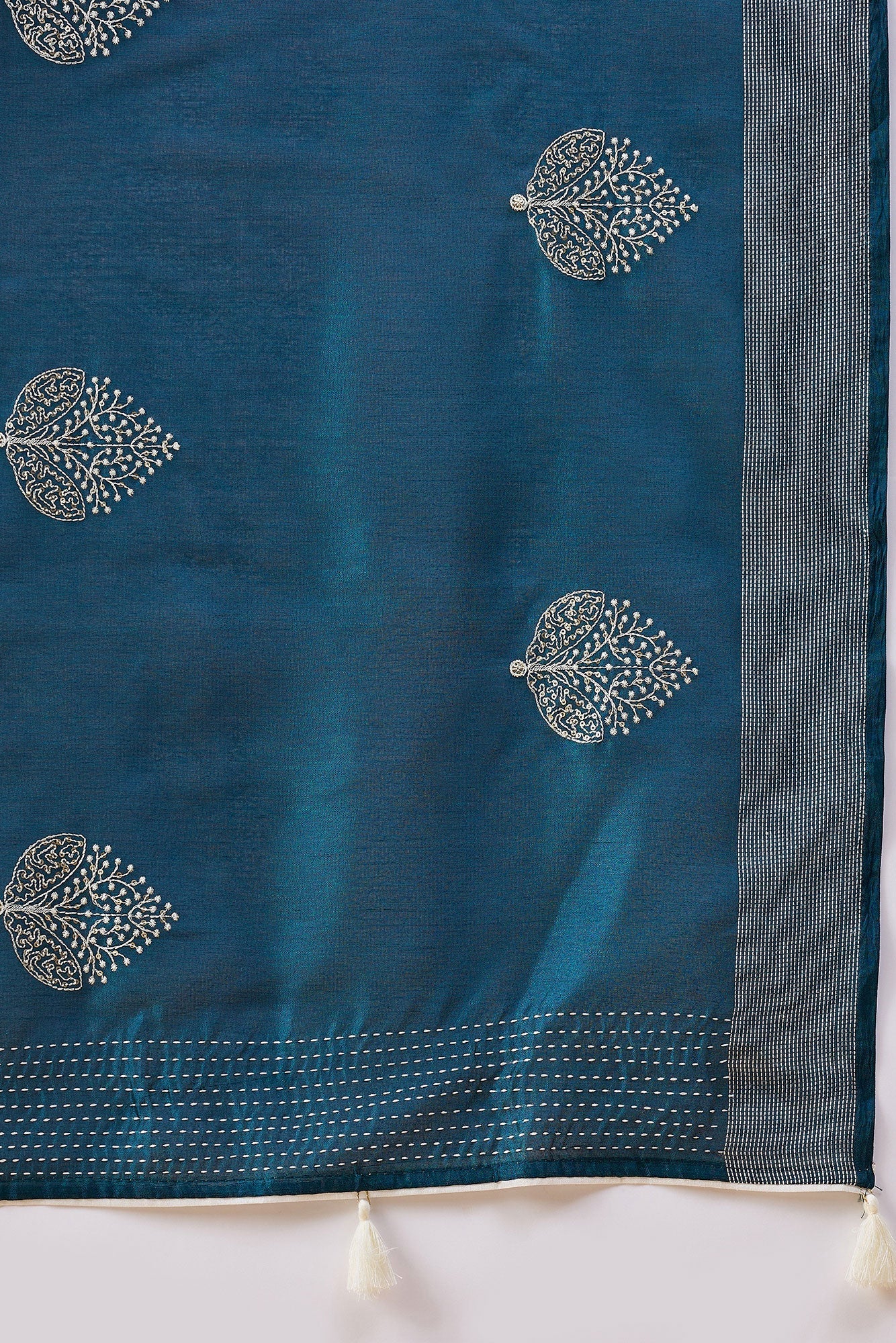 blue-embroidered-cotton-saree-zb131789_4_SareeButa.com