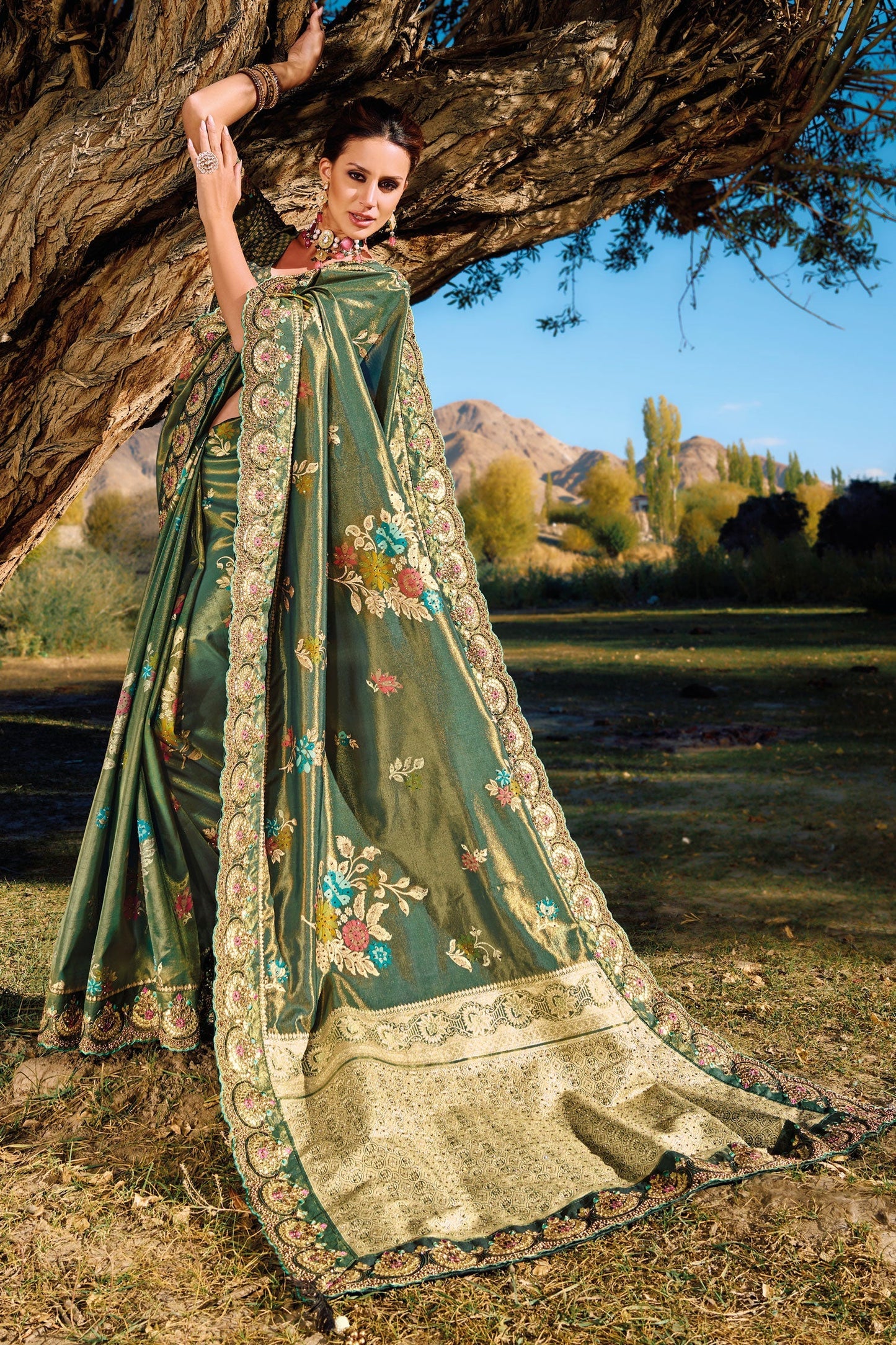 blue-green-embroidered-banarasi-saree-zb130735_3_SareeButa.com