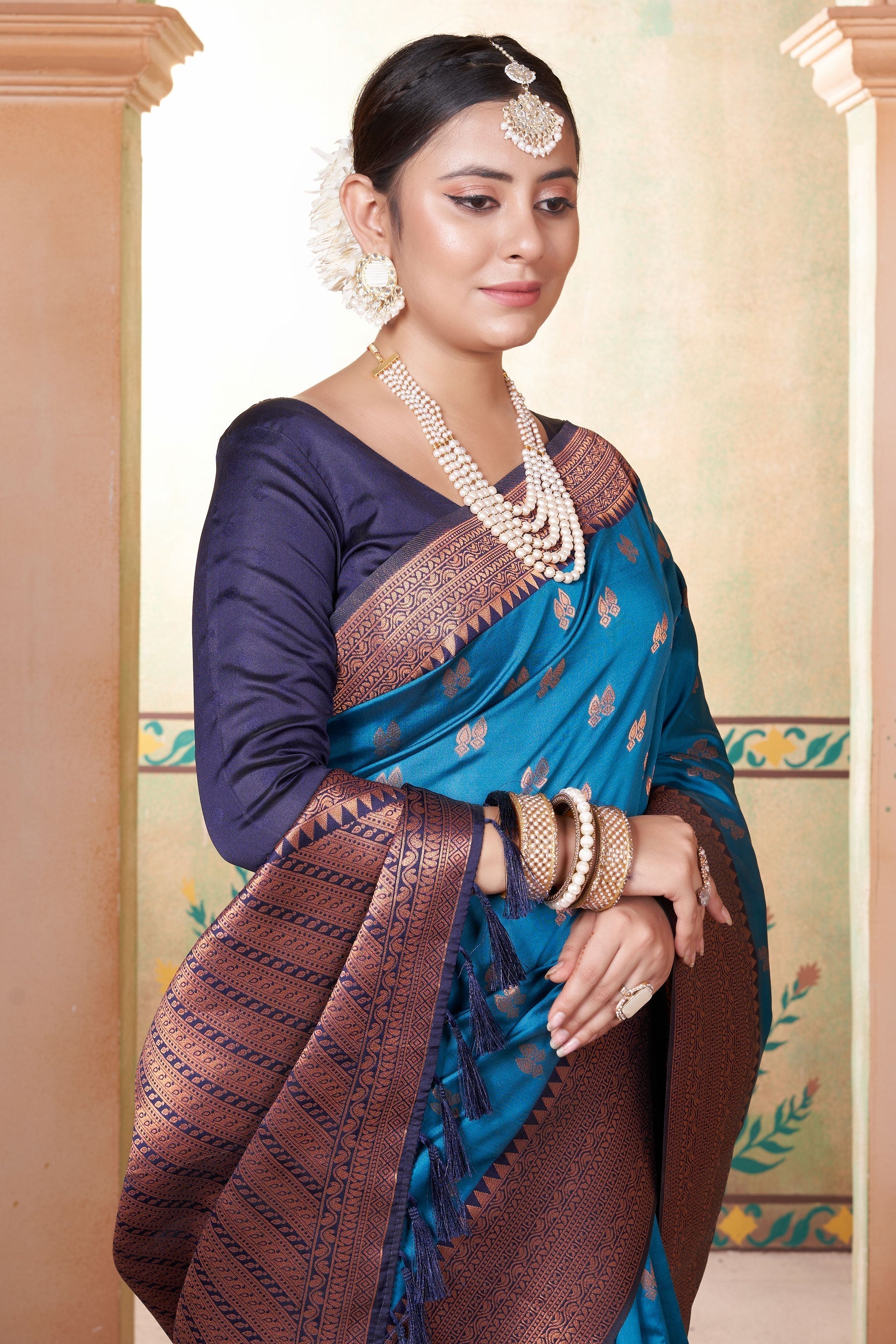 blue-kubera-pattu-kanjivaram-saree-zb131658_2_SareeButa.com