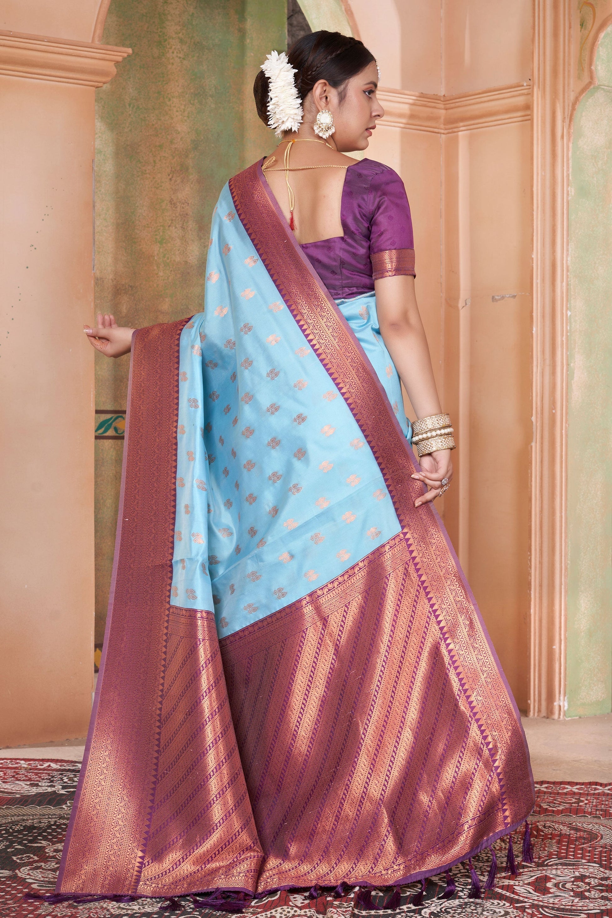 blue-kubera-pattu-kanjivaram-saree-zb131661_4_SareeButa.com