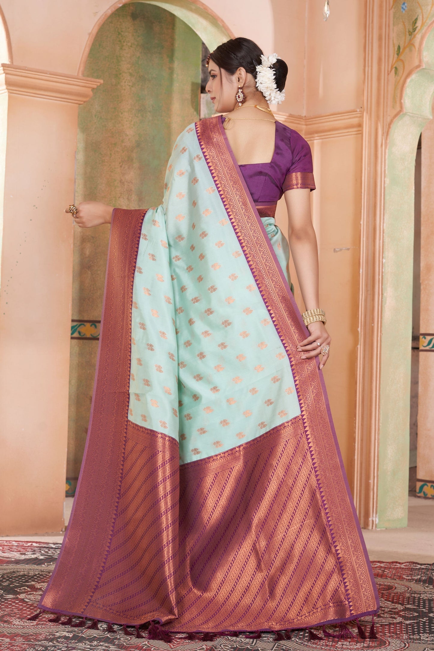 blue-kubera-pattu-kanjivaram-saree-zb131666_3_SareeButa.com