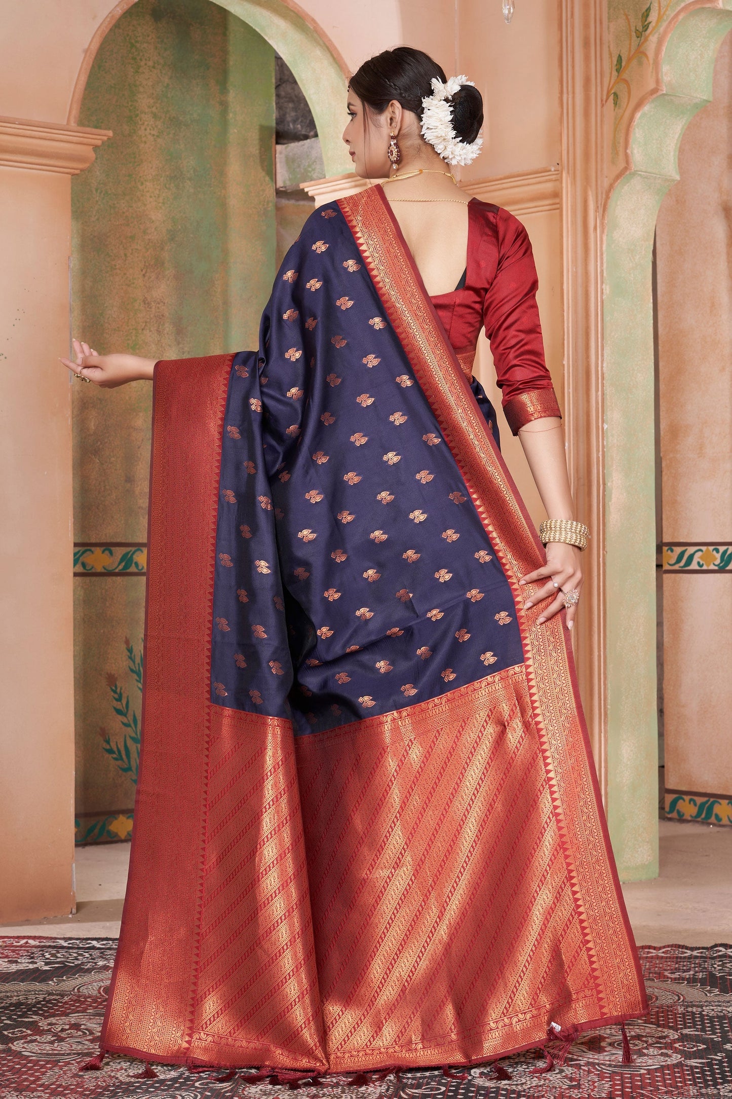 blue-kubera-pattu-kanjivaram-saree-zb131668_4_SareeButa.com