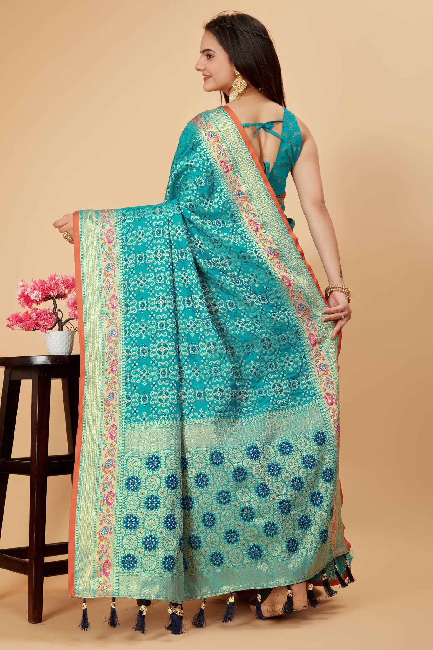 blue-patola-silk-saree-zb130495_3_SareeButa.com