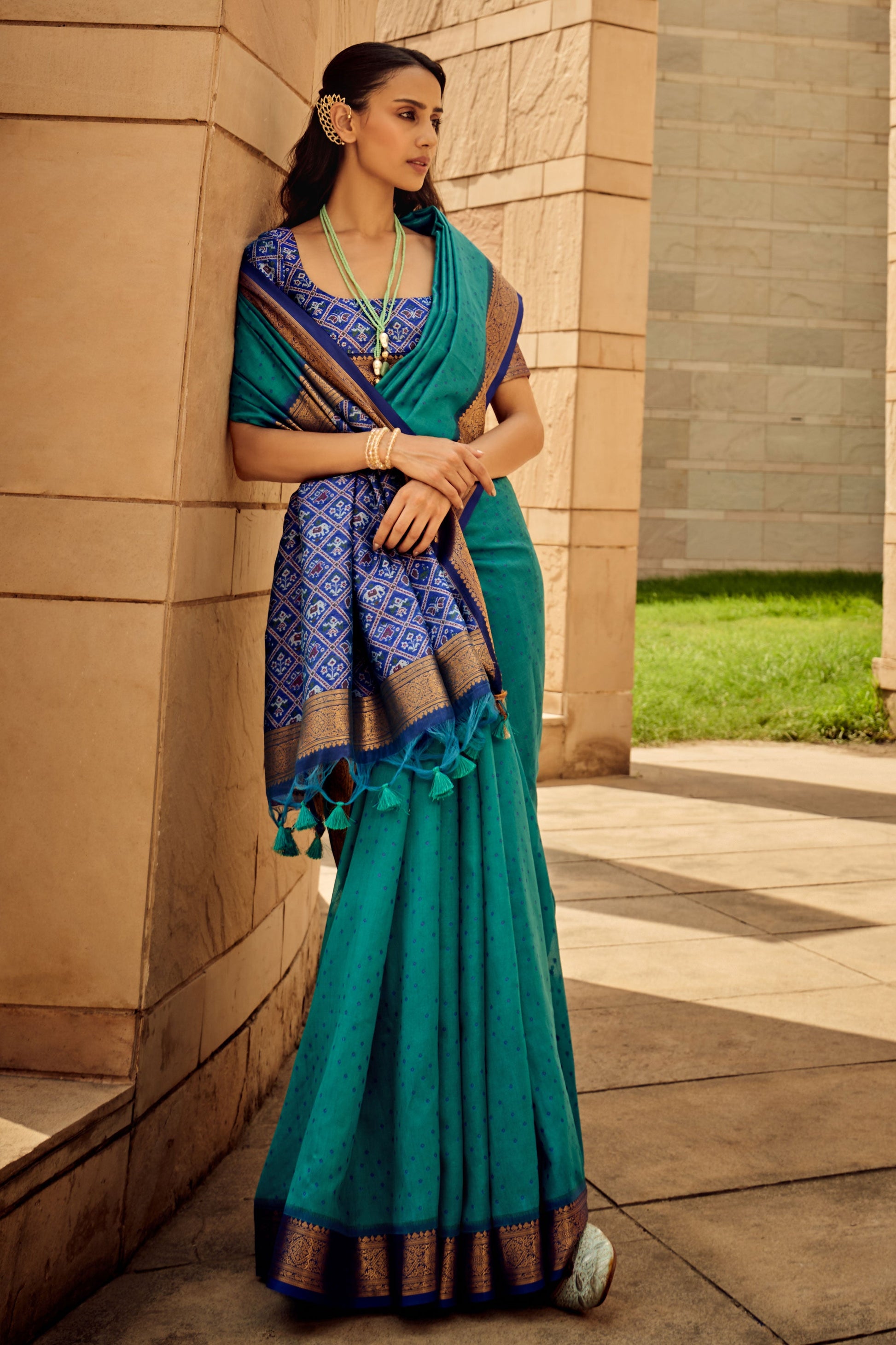 blue-patola-silk-saree-zb130624_3_SareeButa.com