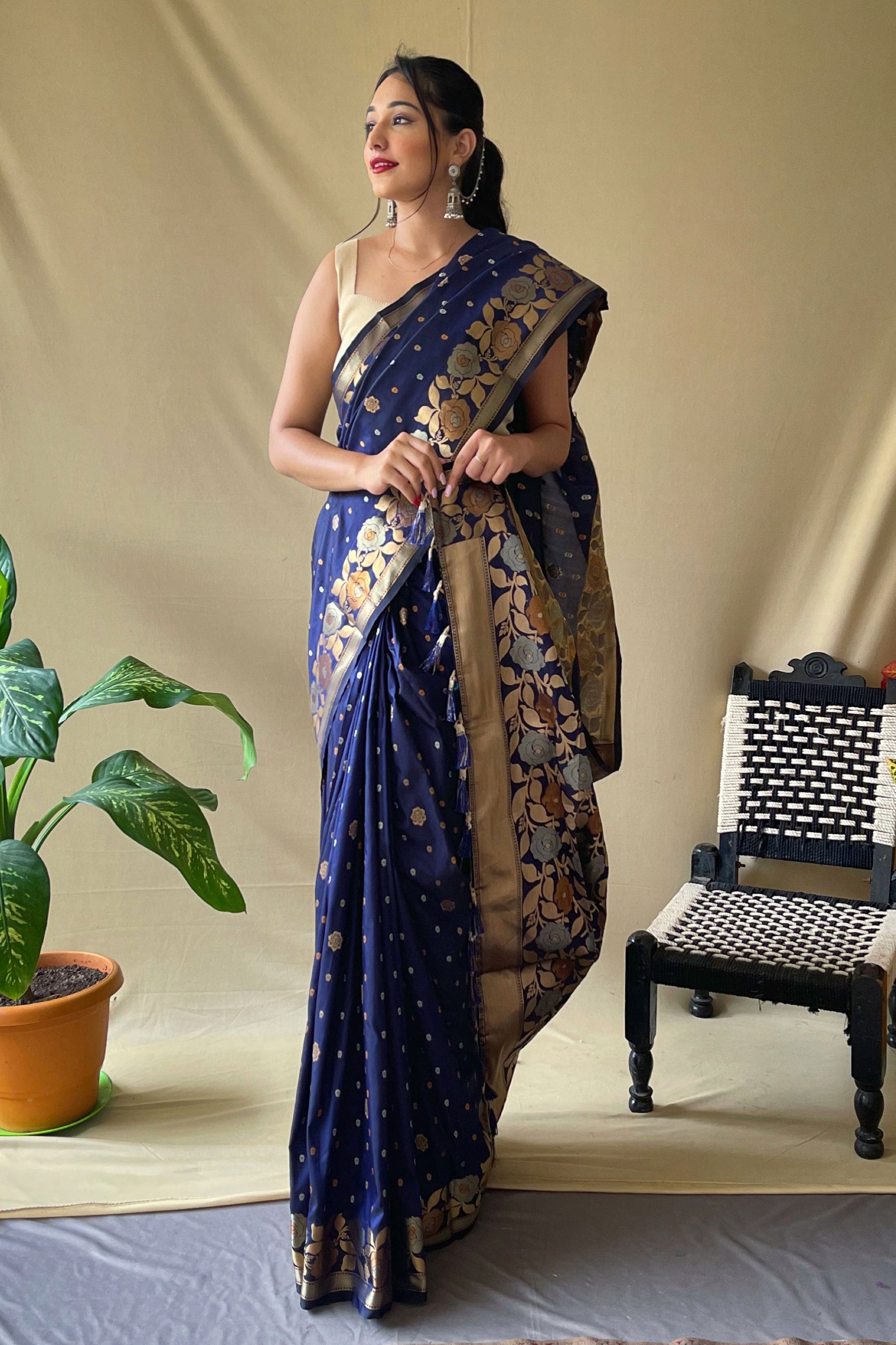 blue-woven-silk-saree-zb131620_1_SareeButa.com