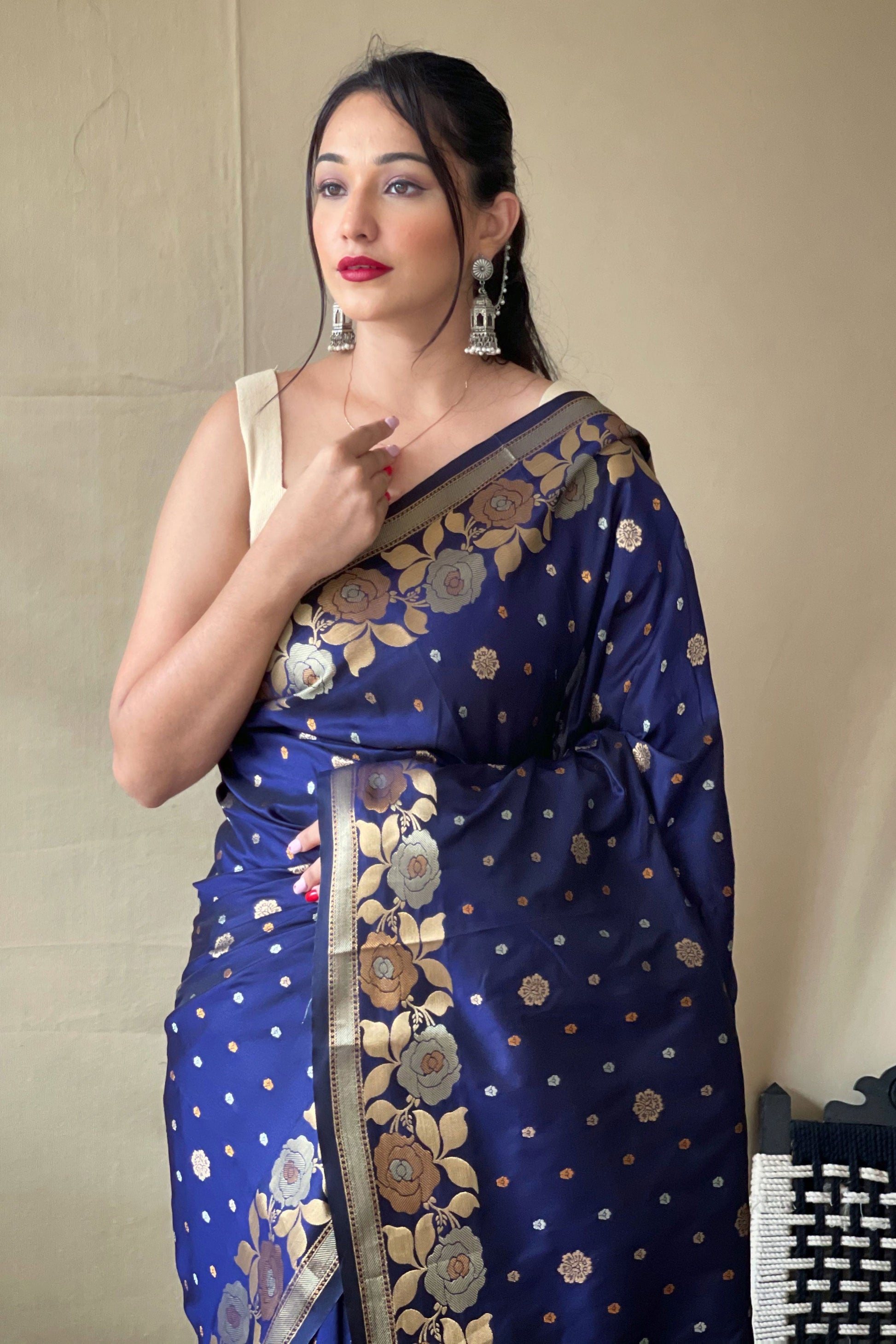 blue-woven-silk-saree-zb131620_2_SareeButa.com