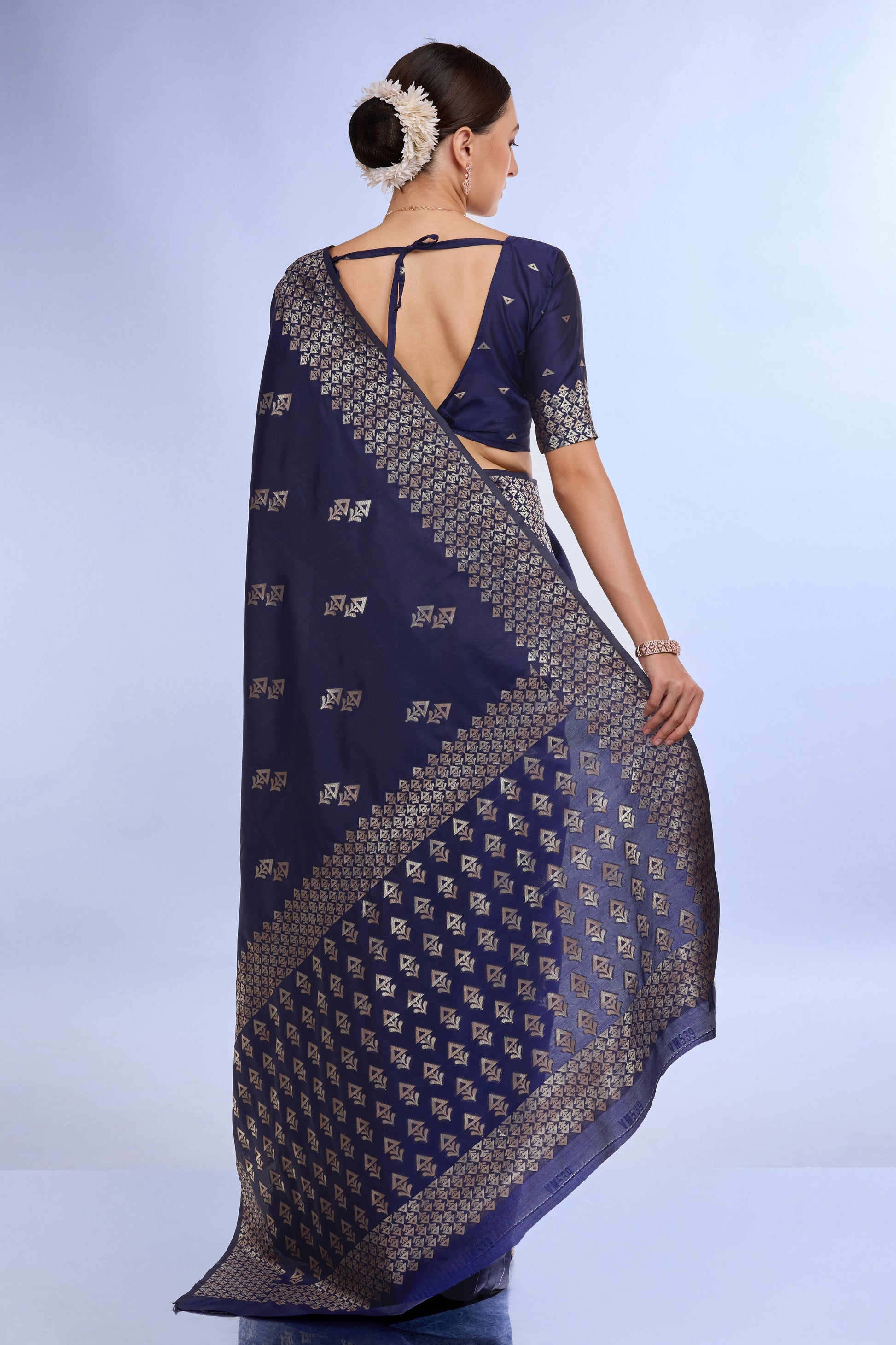 blue-woven-silk-saree-zb132187_3_SareeButa.com