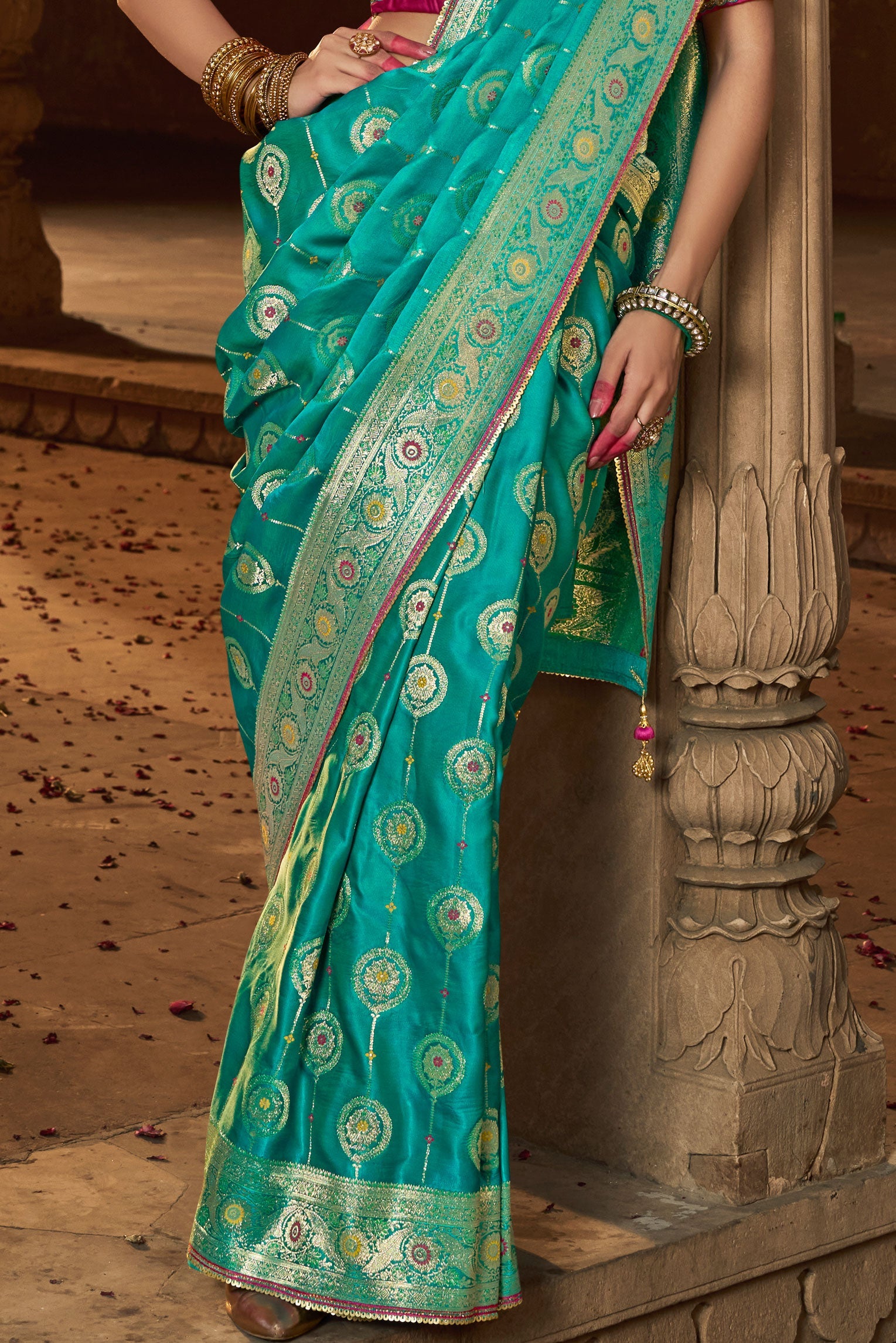 blue-woven-silk-saree-zb132732_4_SareeButa.com