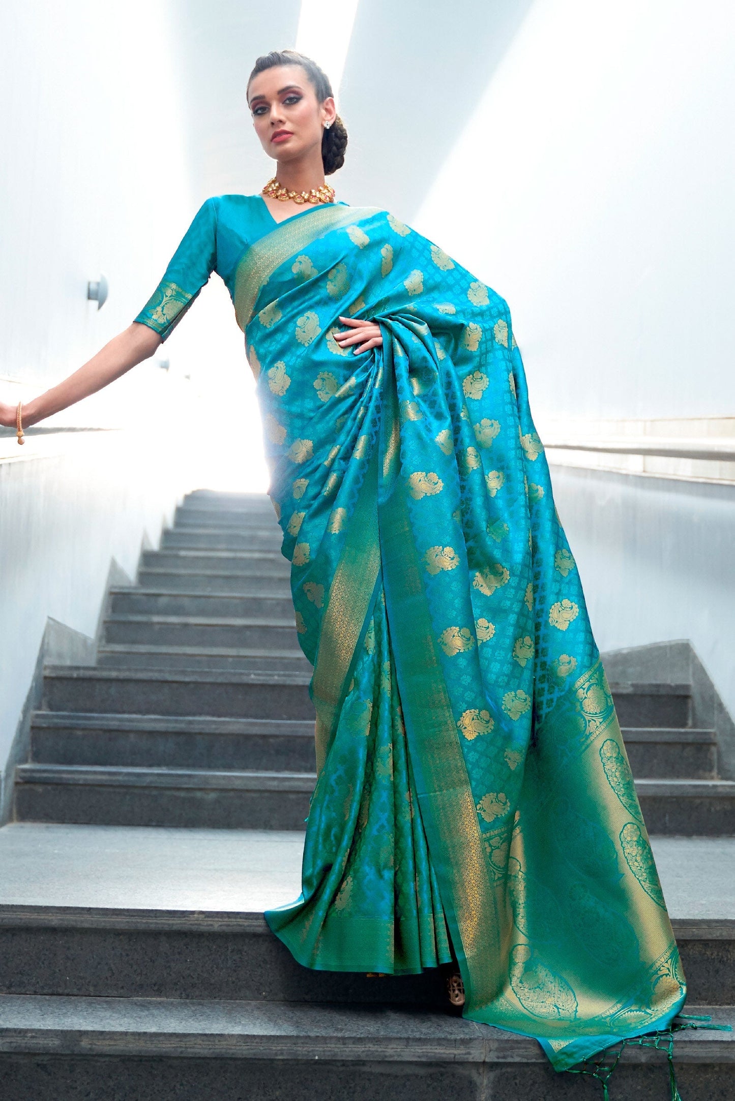 blue-woven-silk-saree-zb140067_1_SareeButa.com