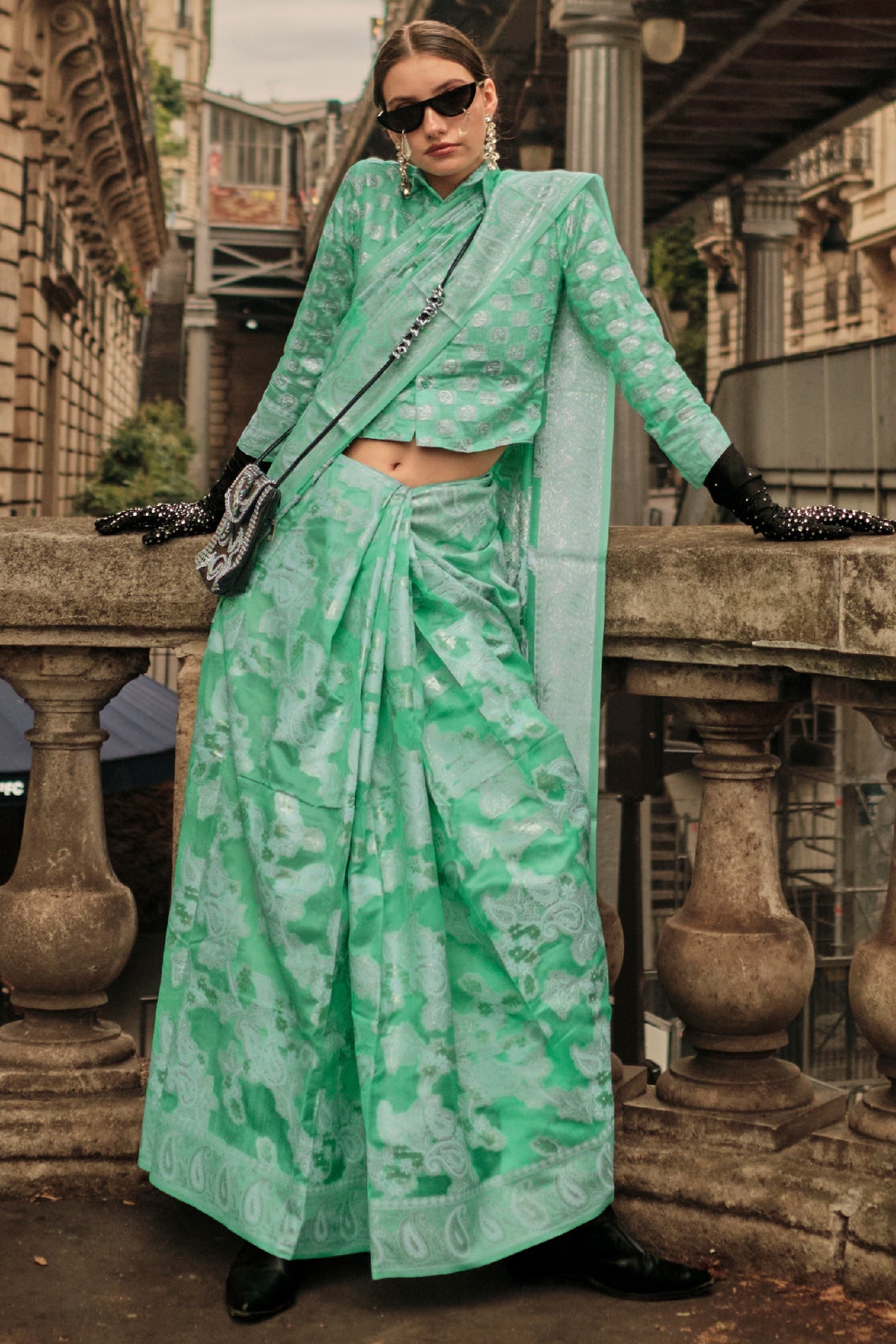 blue-organza-lucknowi-saree-zb131981_2_SareeButa.com