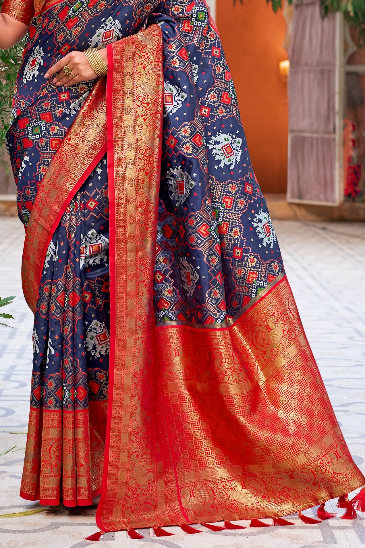 blue-silk-patola-saree-zb132305_3_SareeButa.com