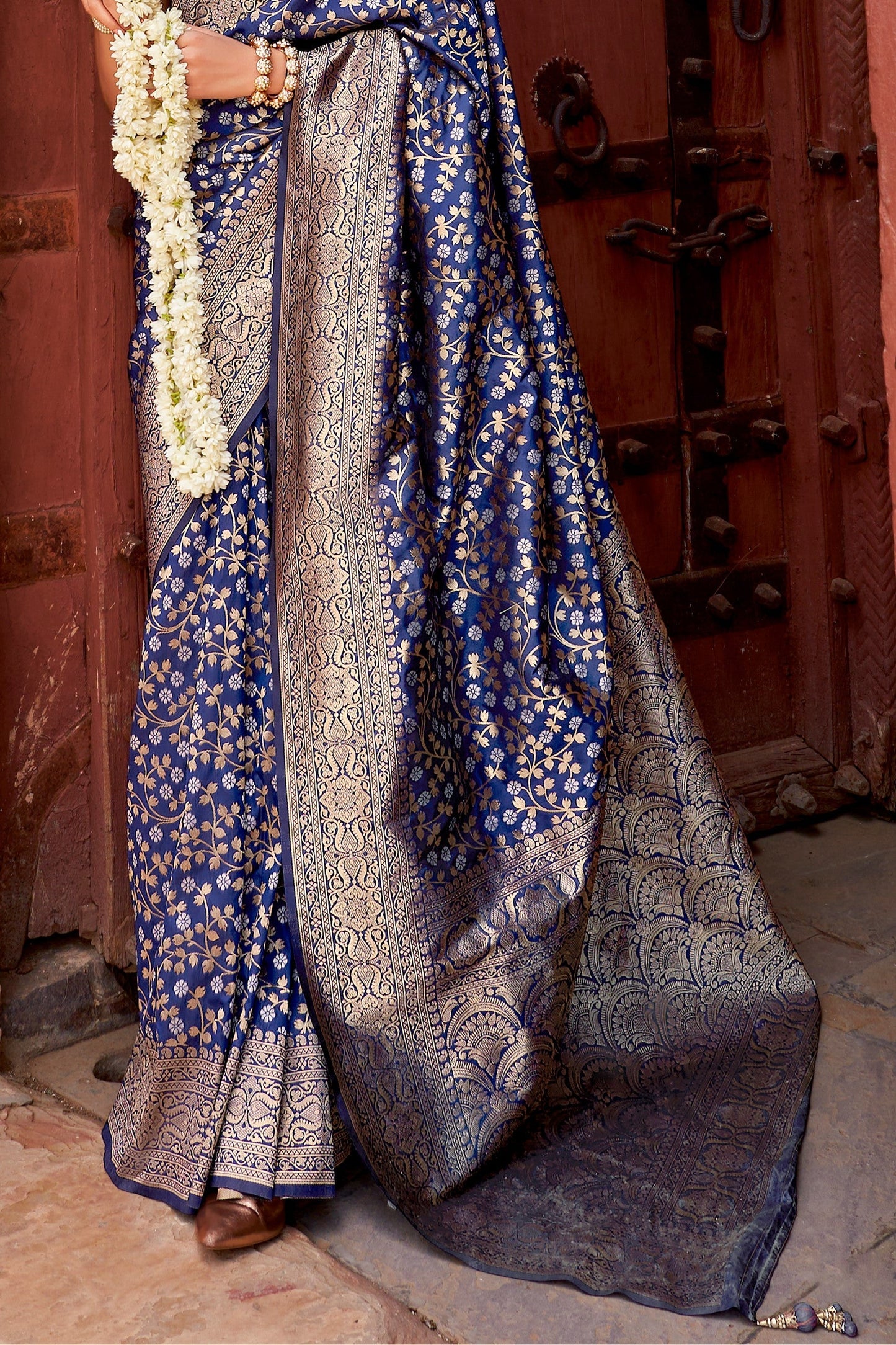 Blue Woven Banarasi Silk Saree-ZB133366_4_SareeButa.com