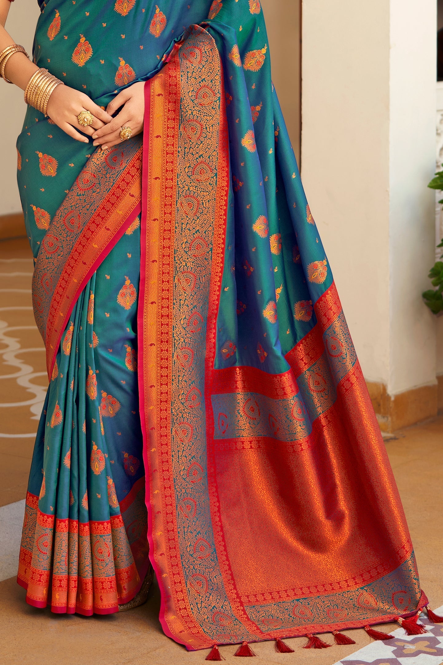 blue-woven-silk-saree-zb132373_3_SareeButa.com