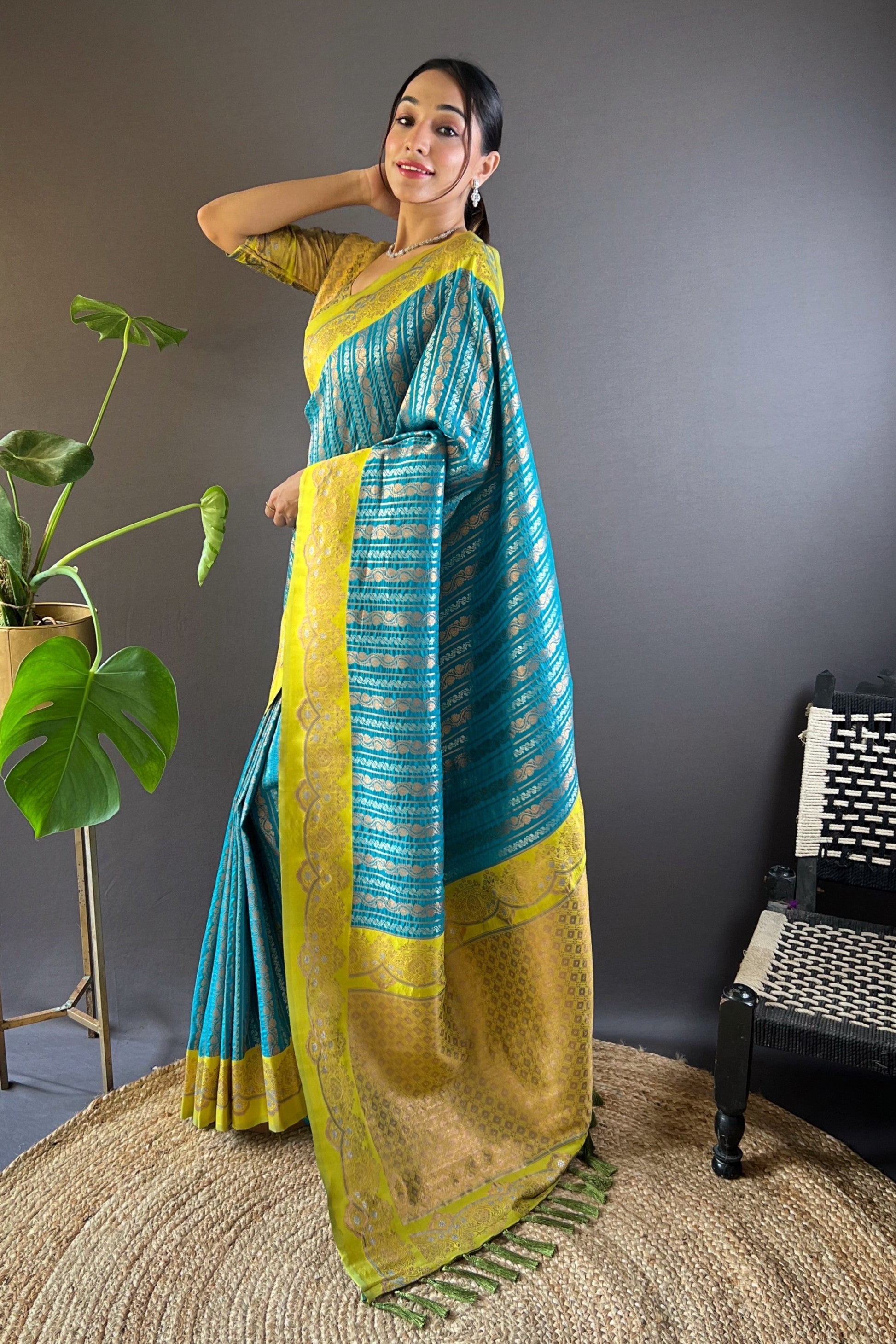 blue-woven-silk-saree-zb132644_3_SareeButa.com