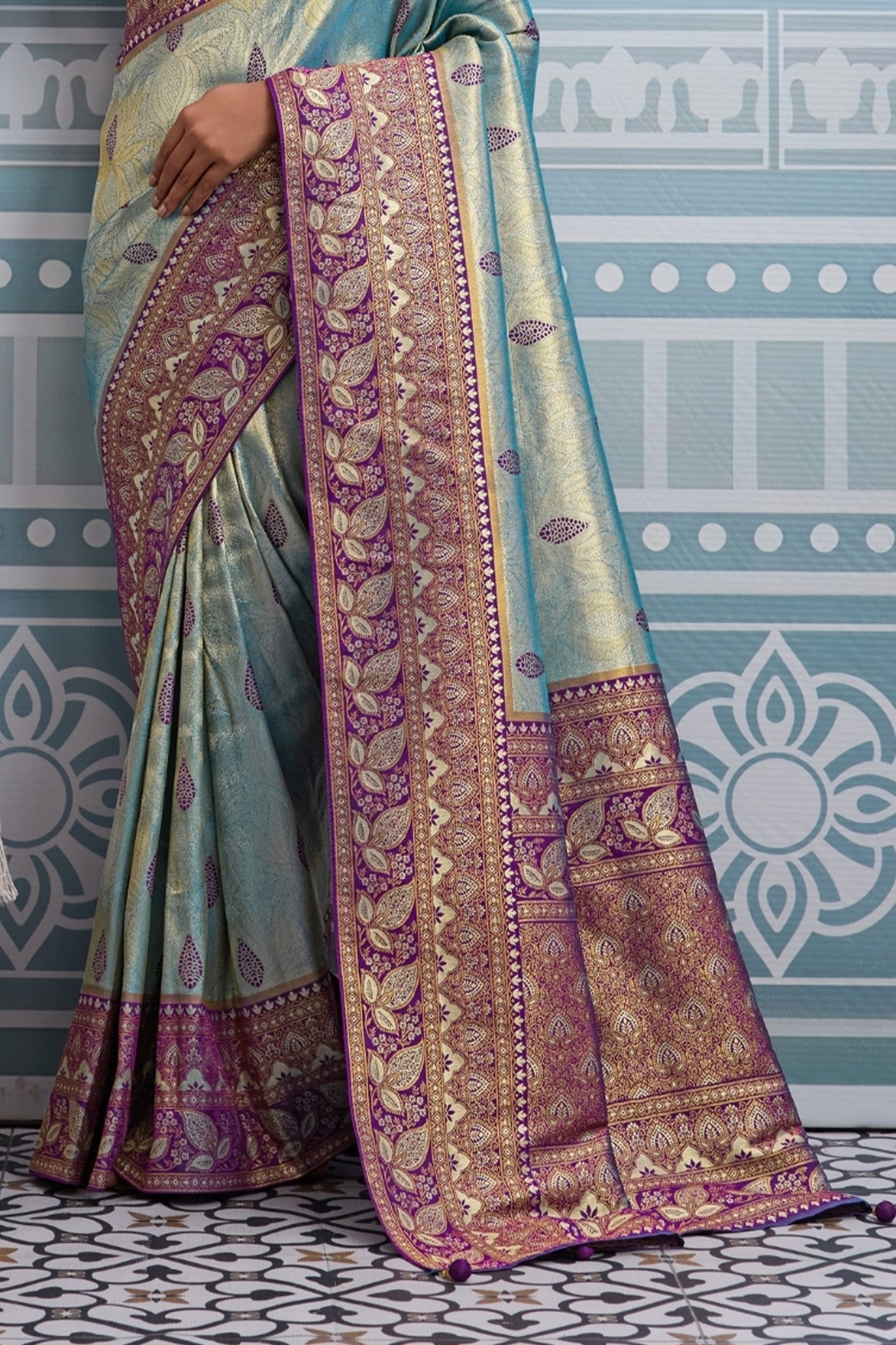 blue-and-purple-woven-kanjivaram-silk-saree-sar10380_6_Sareebuta.com