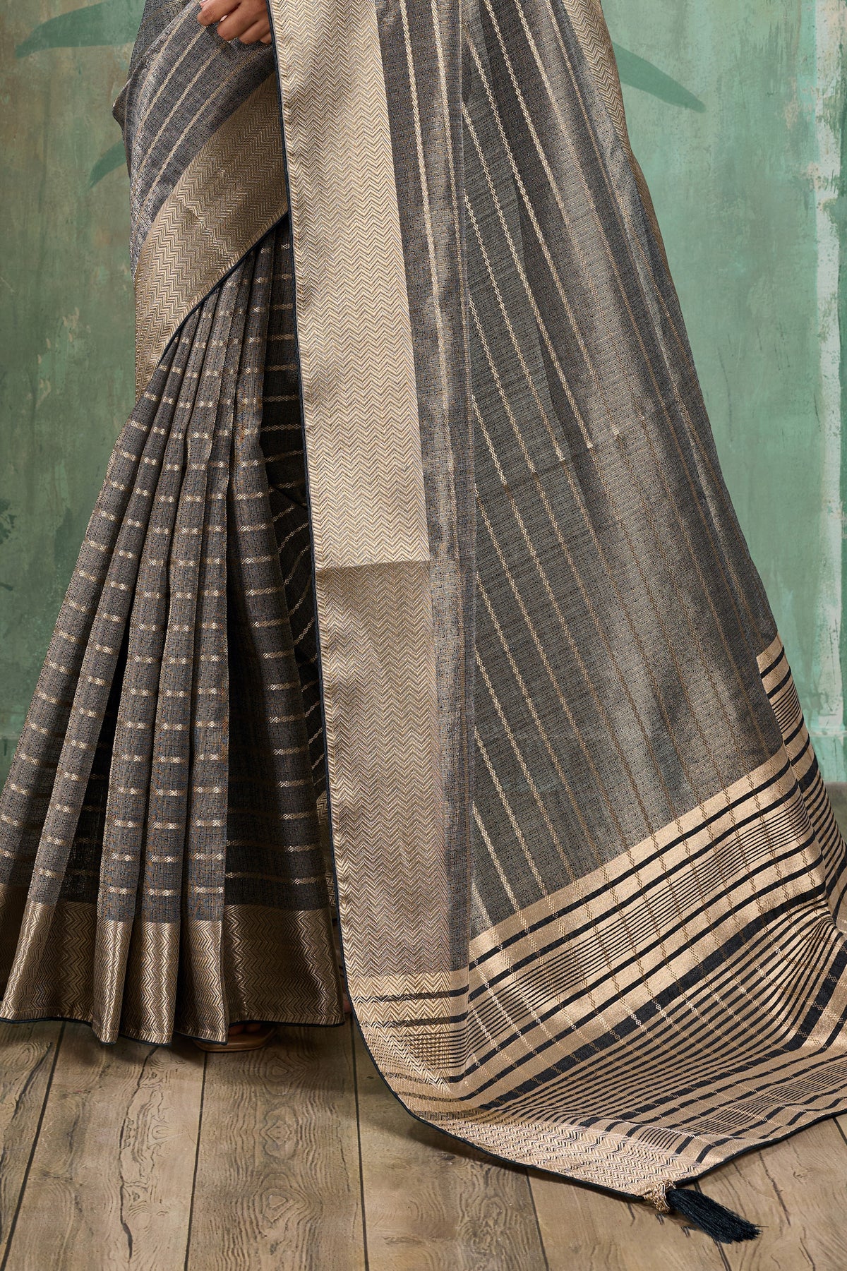 Charcoal Grey Woven Cotton Tissue Saree-SAR12934_6_SareeButa.com
