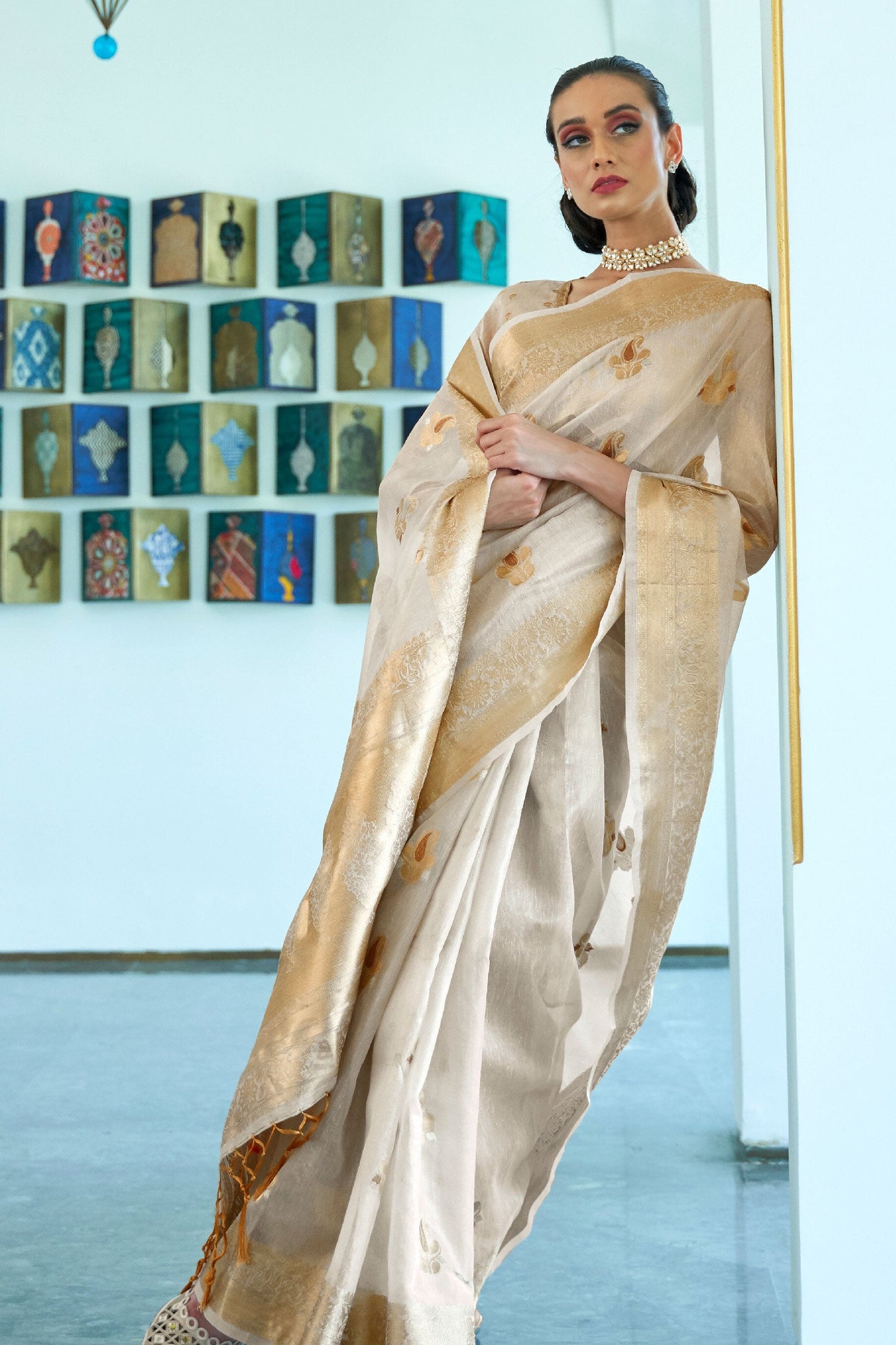 cream-woven-tissue-saree-zb140055_2_SareeButa.com