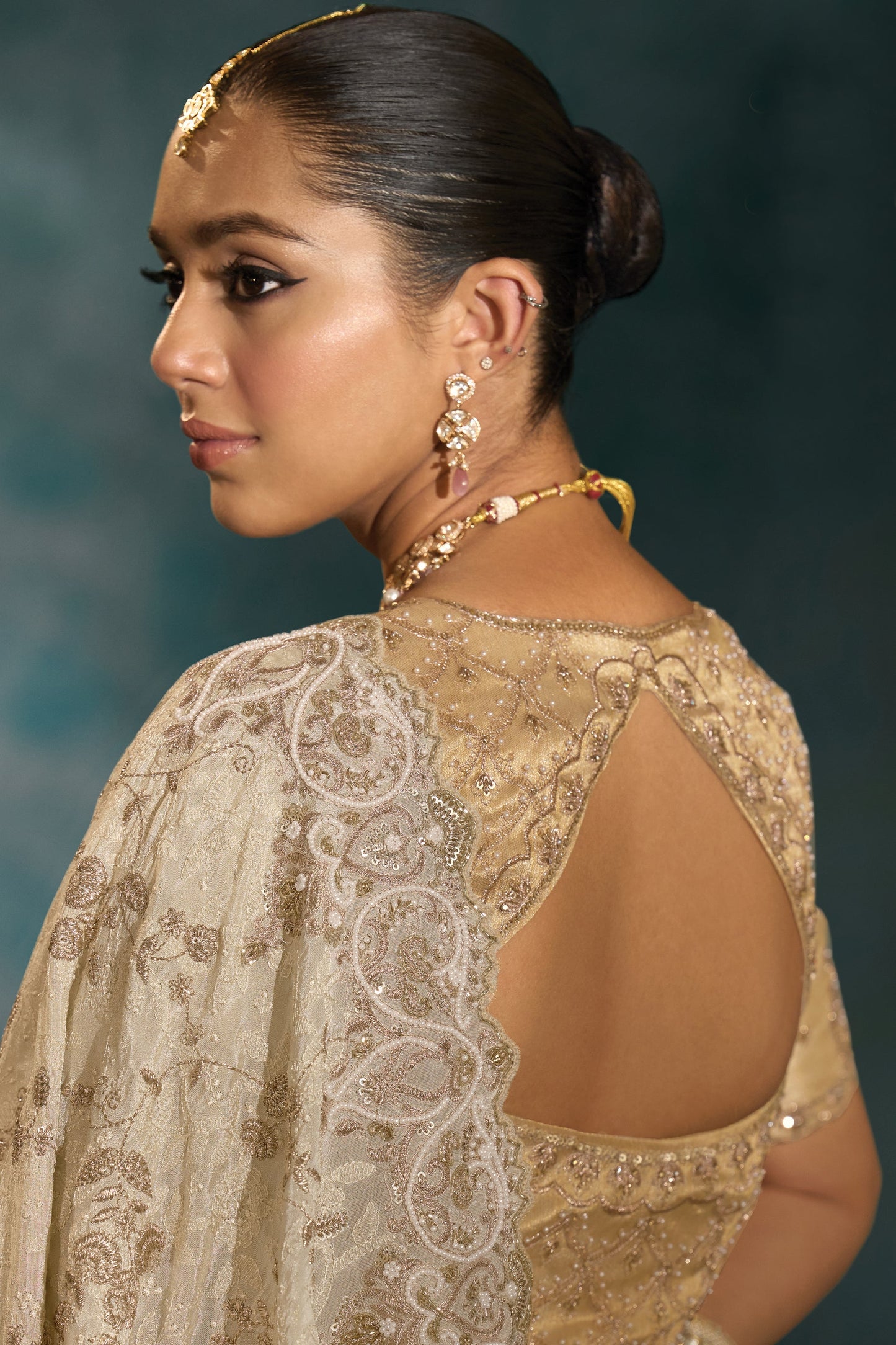 Cream Embroidered Banarasi Silk Saree-SAR10400_4_SareeButa.com