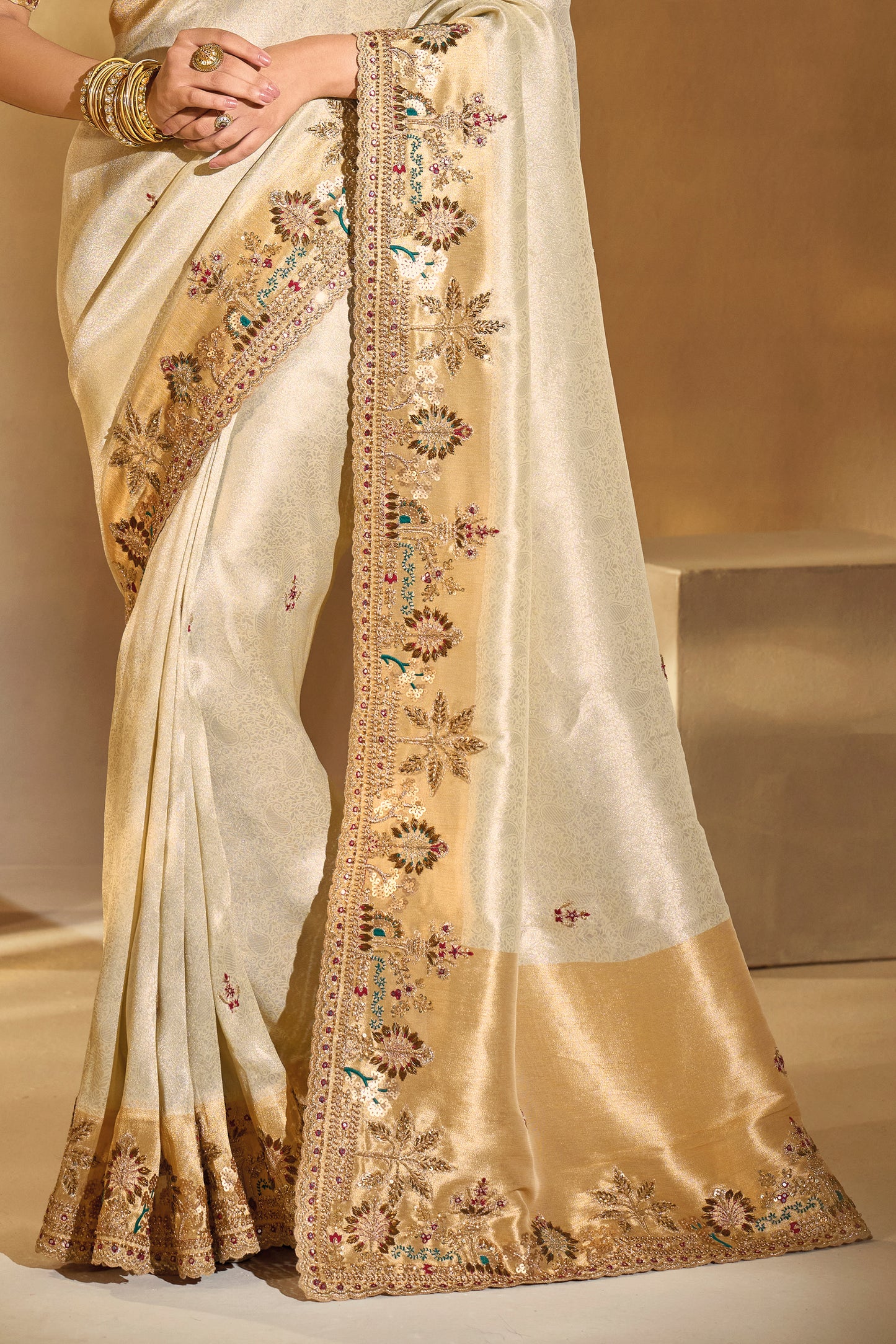 cream-embroidered-woven-silk-saree-sar10610_6_Sareebuta.com