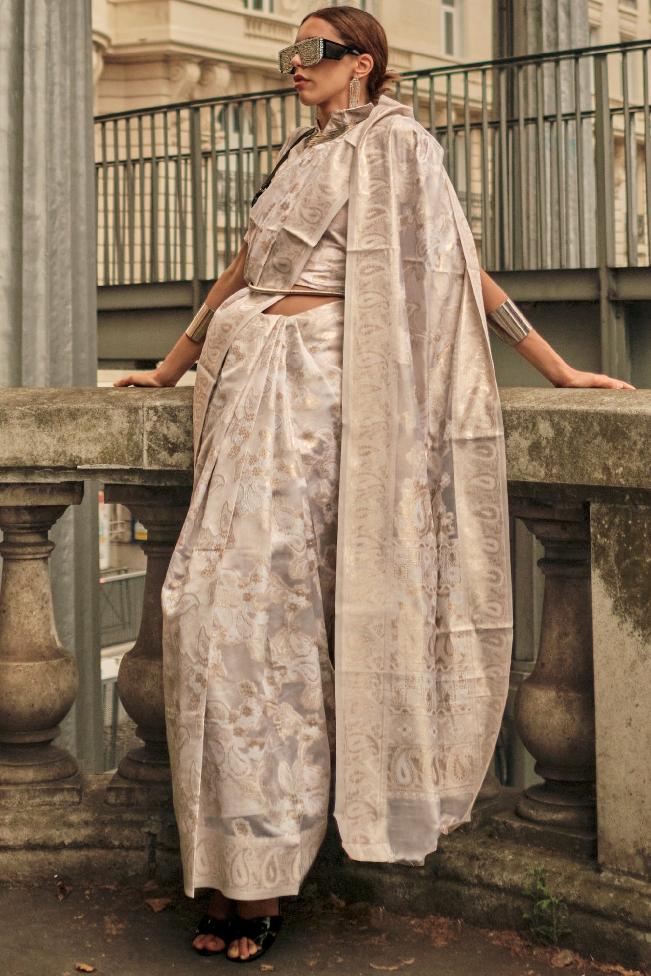 cream-organza-lucknowi-saree-zb131989_2_SareeButa.com