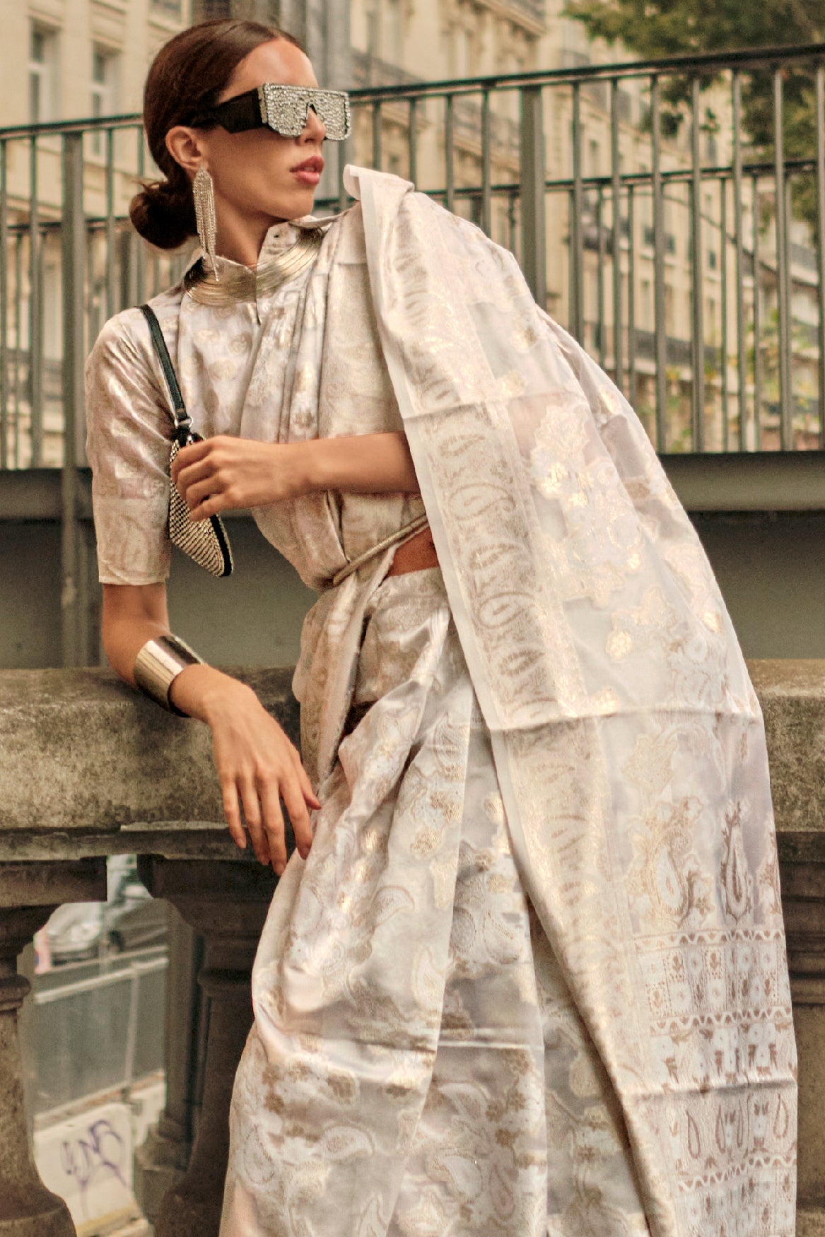 cream-organza-lucknowi-saree-zb131989_3_SareeButa.com