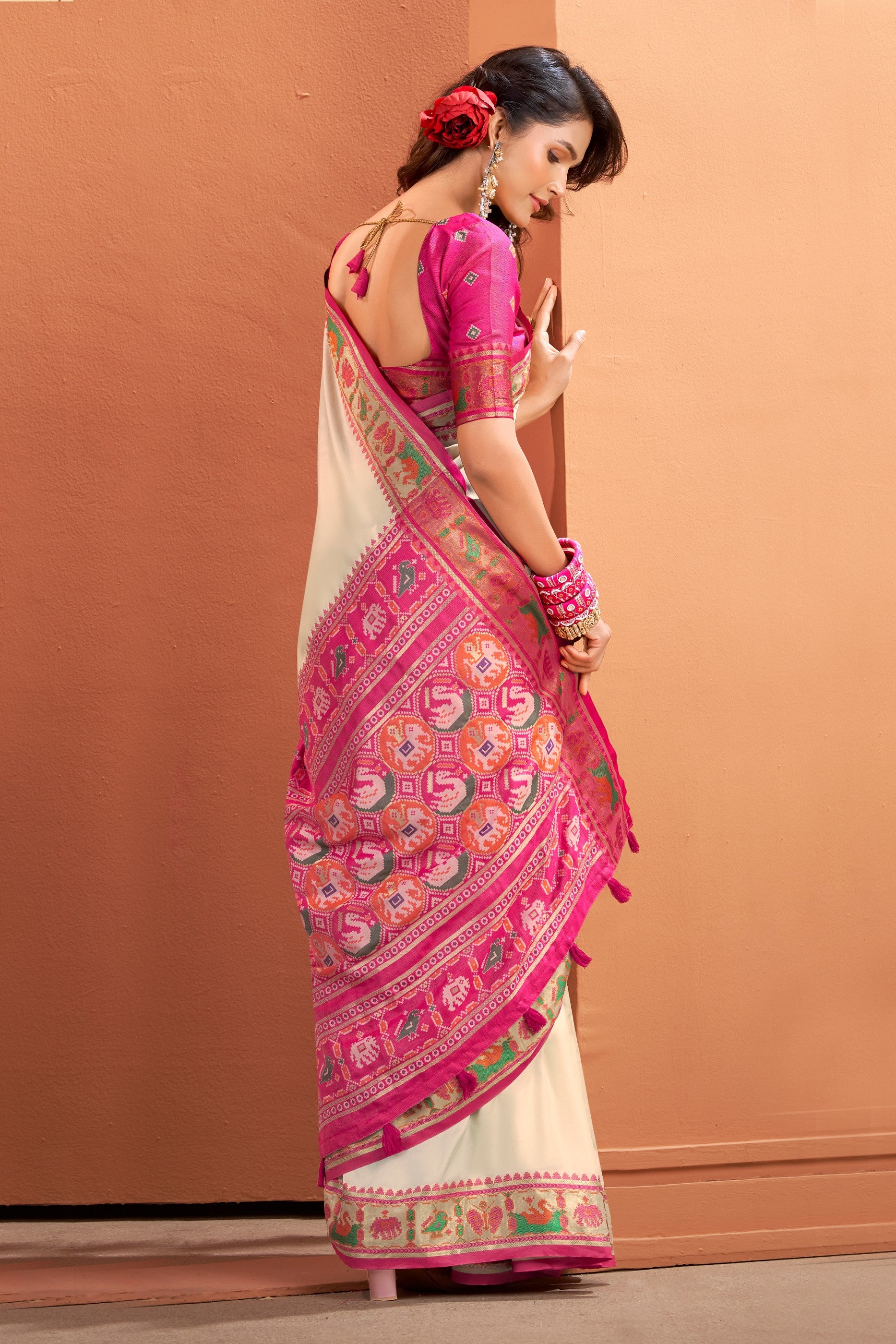 Cream Woven Patola Silk Saree-SAR10034_3_SareeButa.com