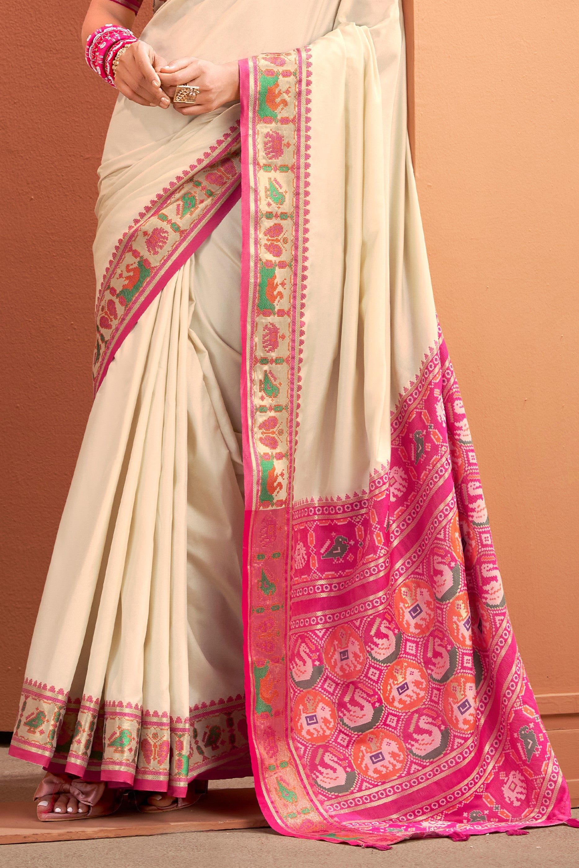 Cream Woven Patola Silk Saree-SAR10034_5_SareeButa.com