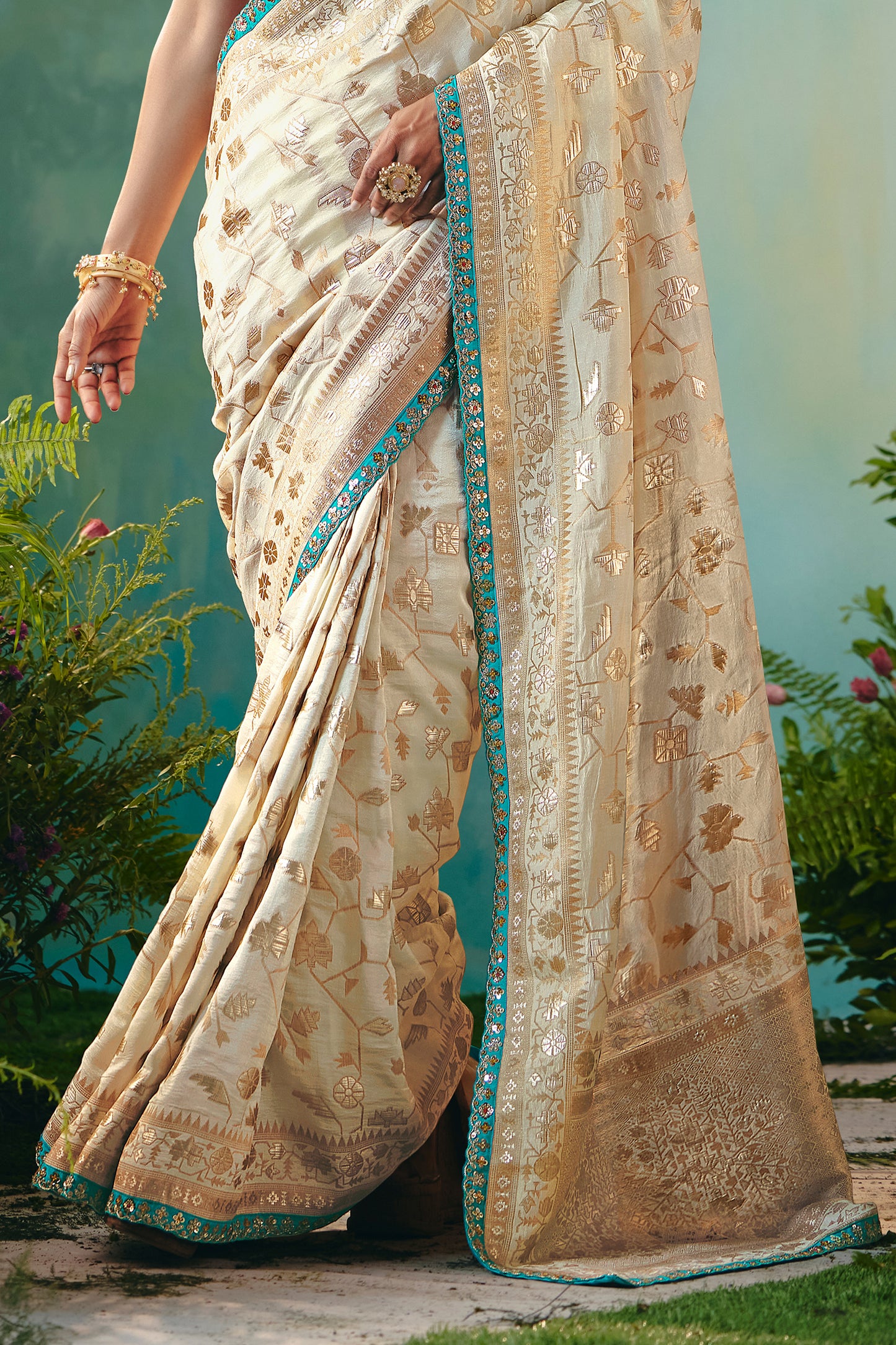 cream-woven-viscose-silk-banarasi-saree-sar10574_6_Sareebuta.com