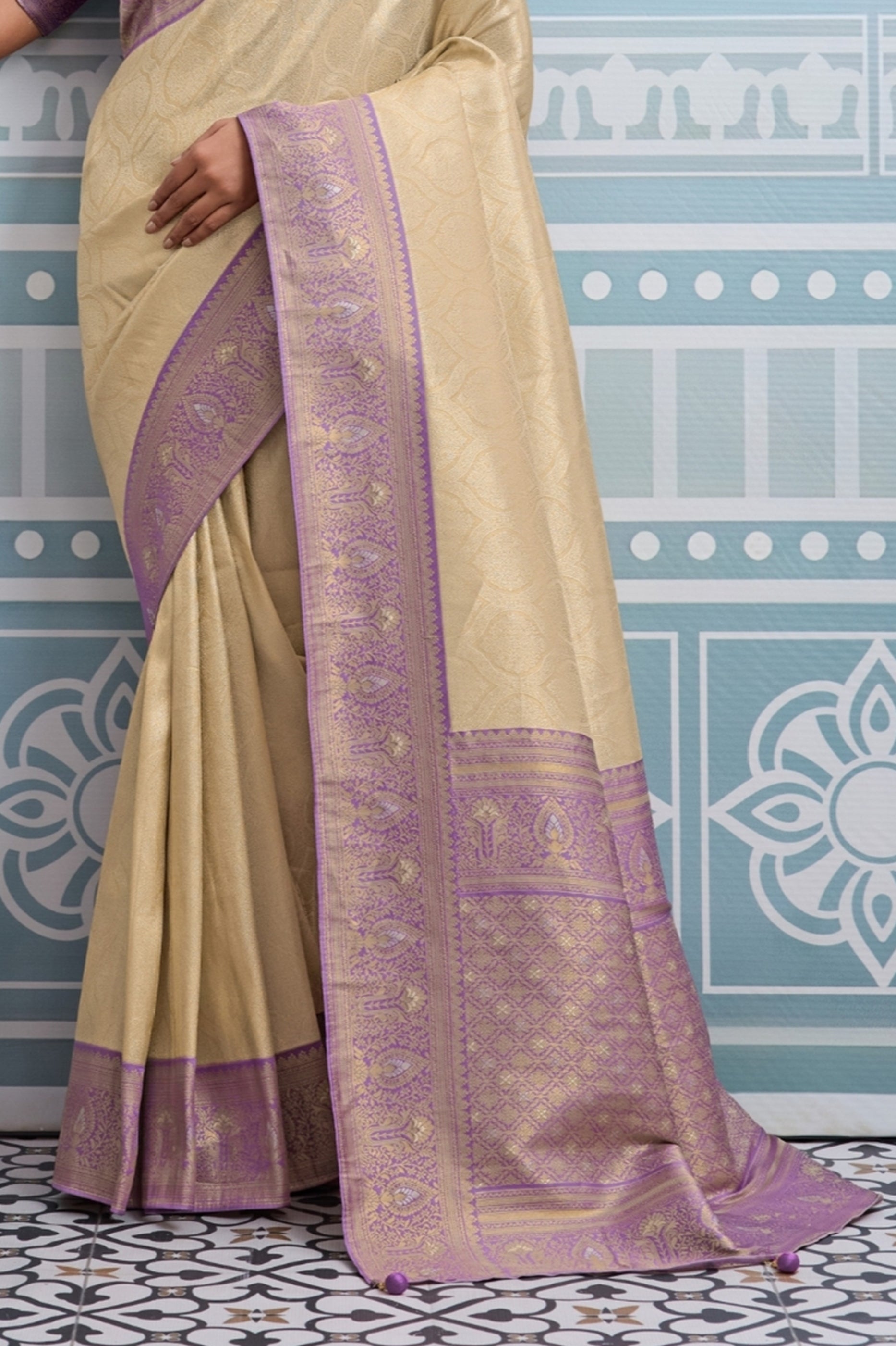 cream-and-lavender-woven-kanjivaram-silk-saree-sar10379_6_Sareebuta.com