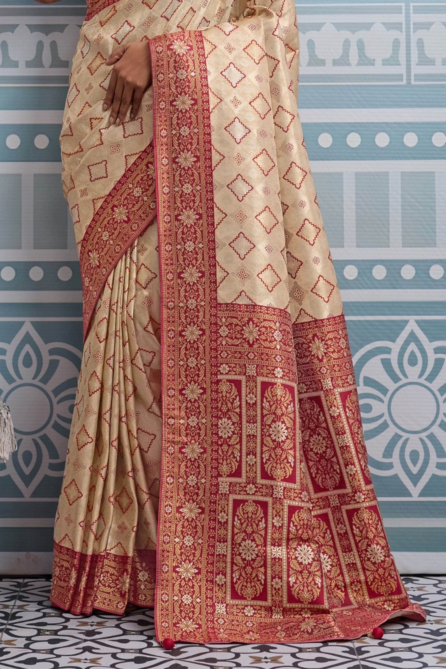 cream-and-red-woven-kanjivaram-silk-saree-sar10375_6_Sareebuta.com