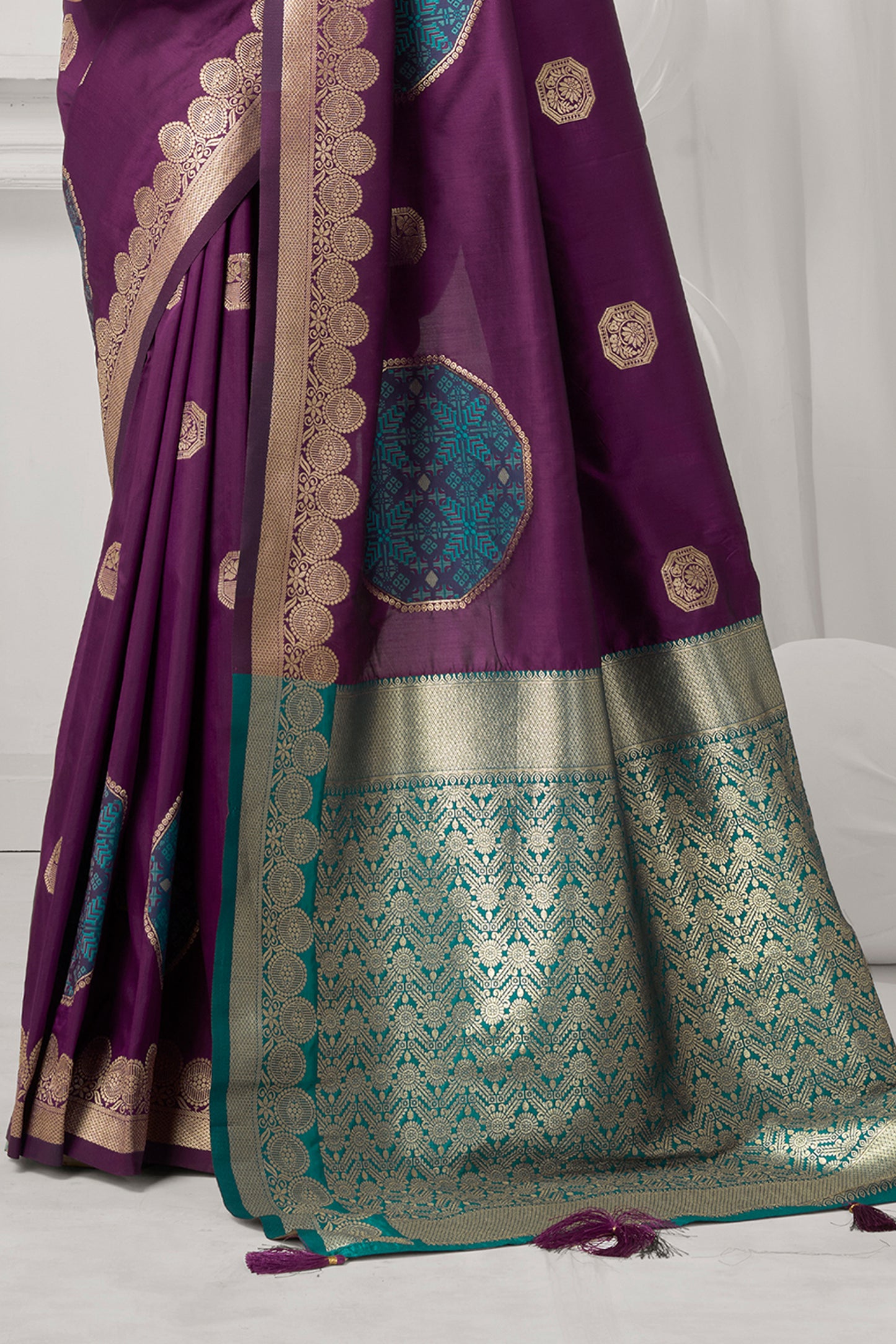 Deep Violet Woven Silk Saree-SAR12674_3_SareeButa.com