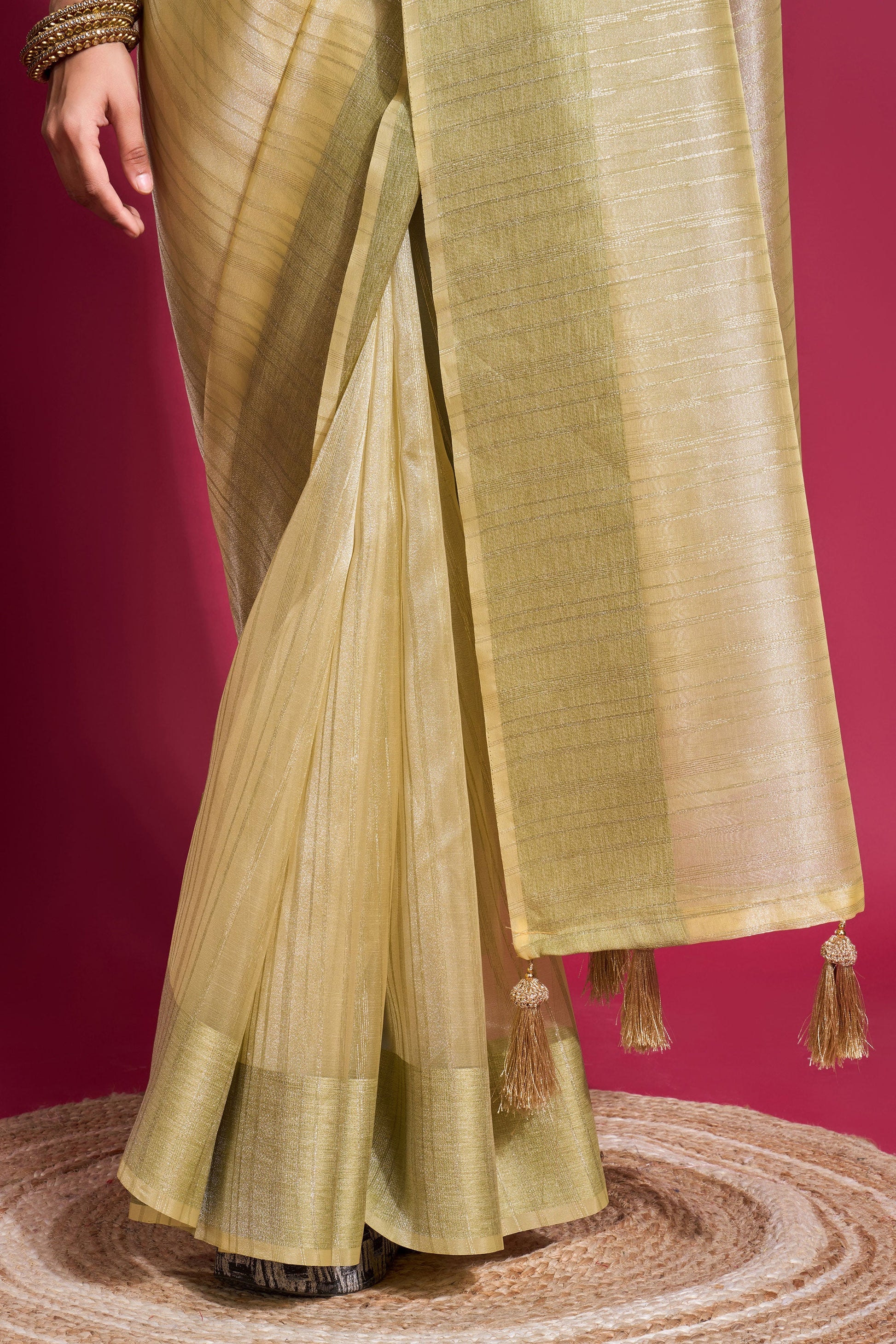 golden-woven-organza-saree-zb131953_4_SareeButa.com